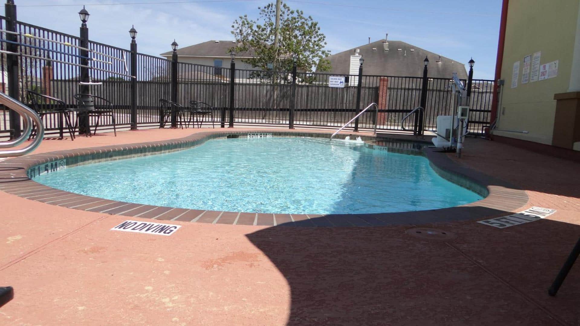 Regency Inn & Suites - Baytown