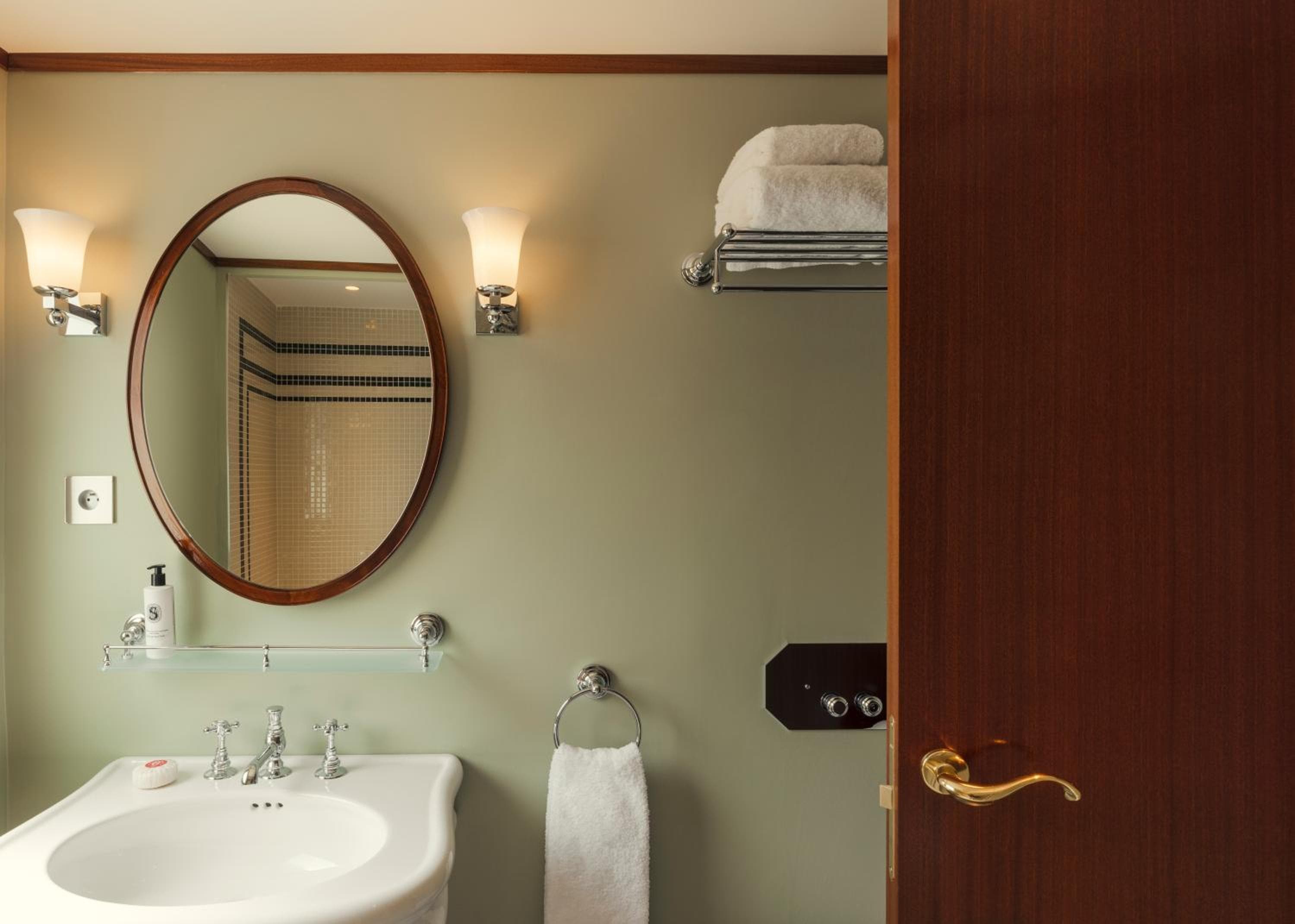 Hôtel des Grands Voyageurs