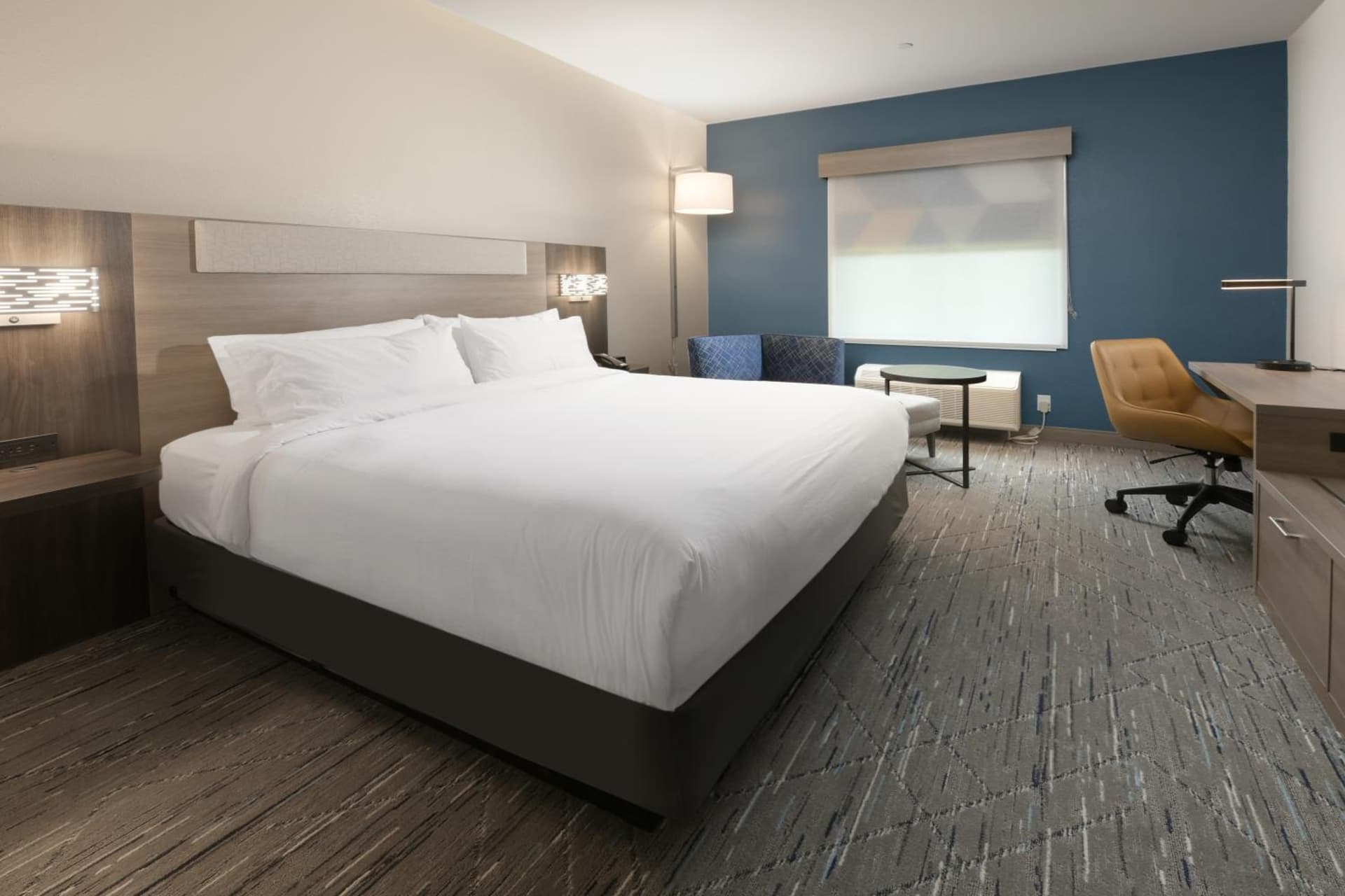 Holiday Inn Express & Suites - Williamstown - Glassboro, an IHG Hotel