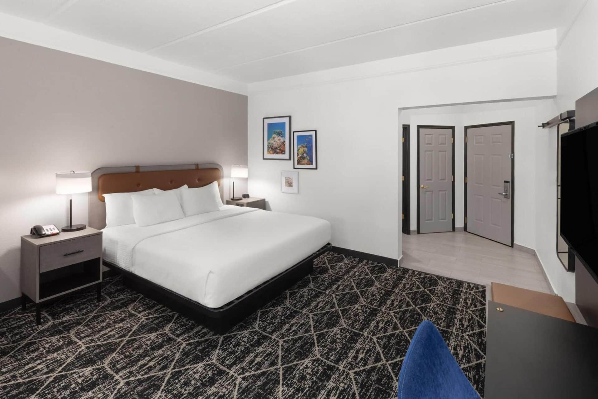 La Quinta Inn & Suites by Wyndham Houston Bush IAH South
