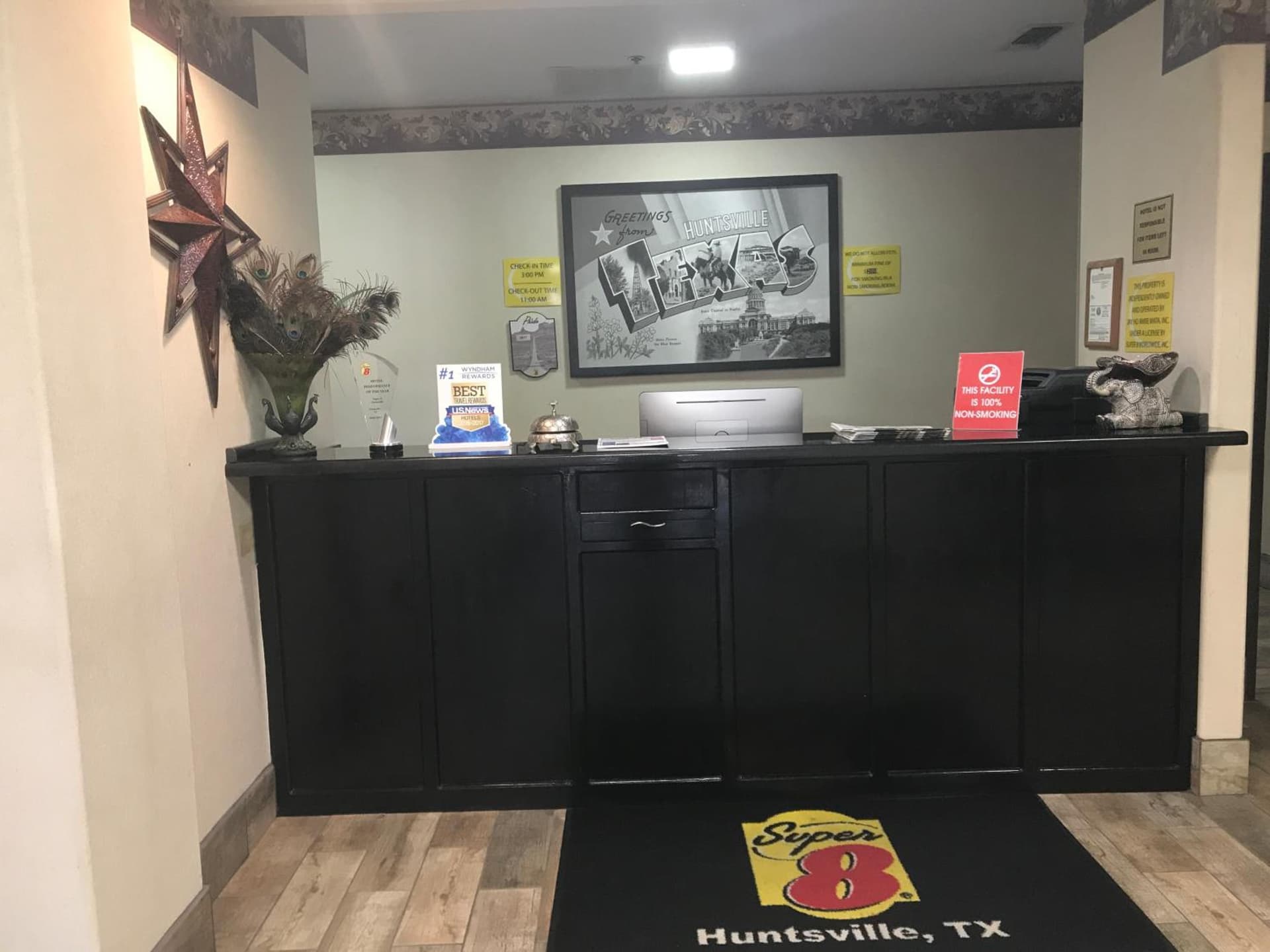 Hotel Piney Woods