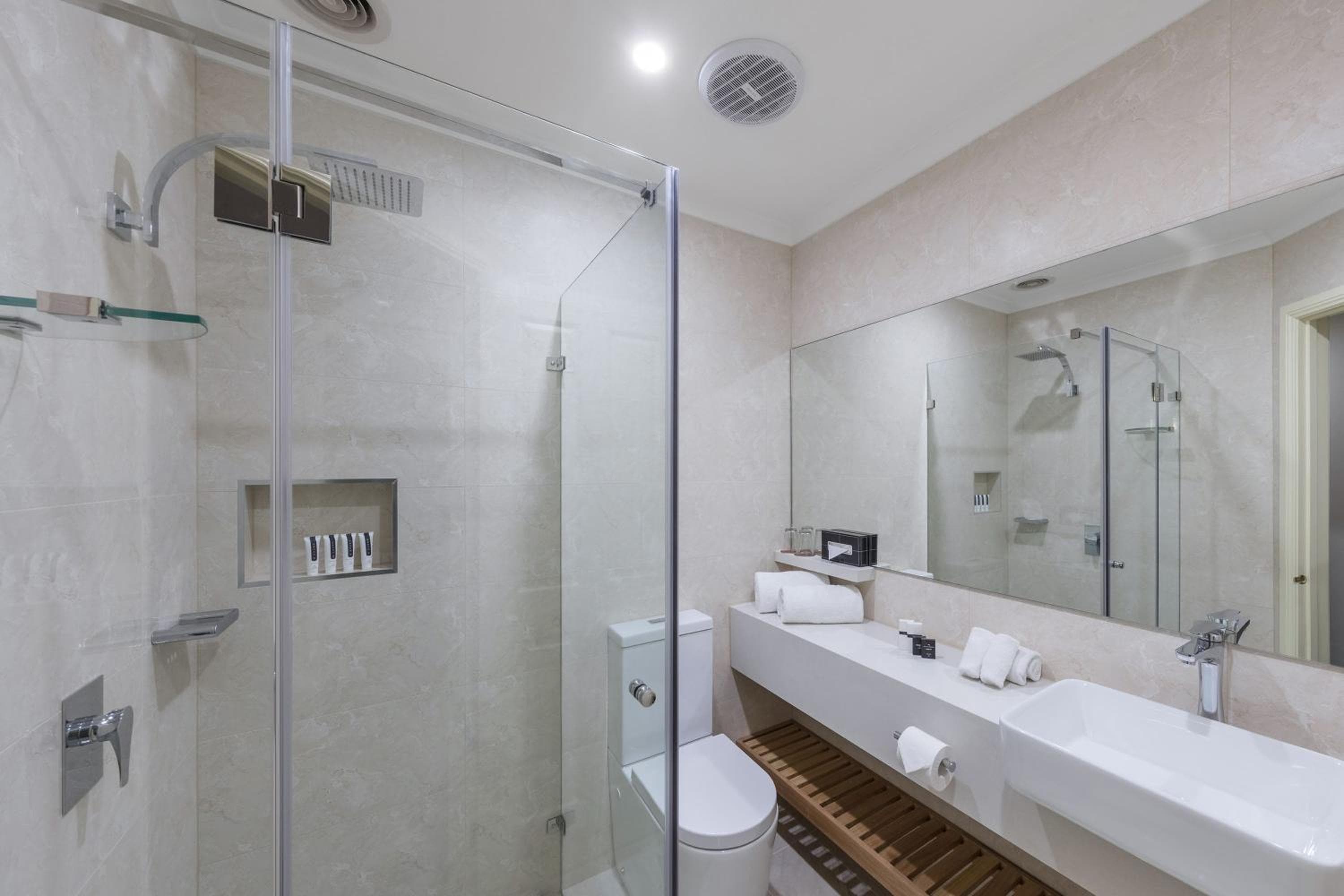 Canterbury International Hotel