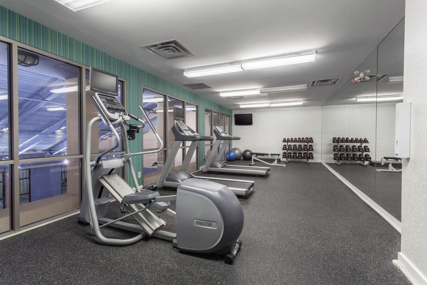 Holiday Inn Express & Suites Mississauga-Toronto Southwest, an IHG Hotel