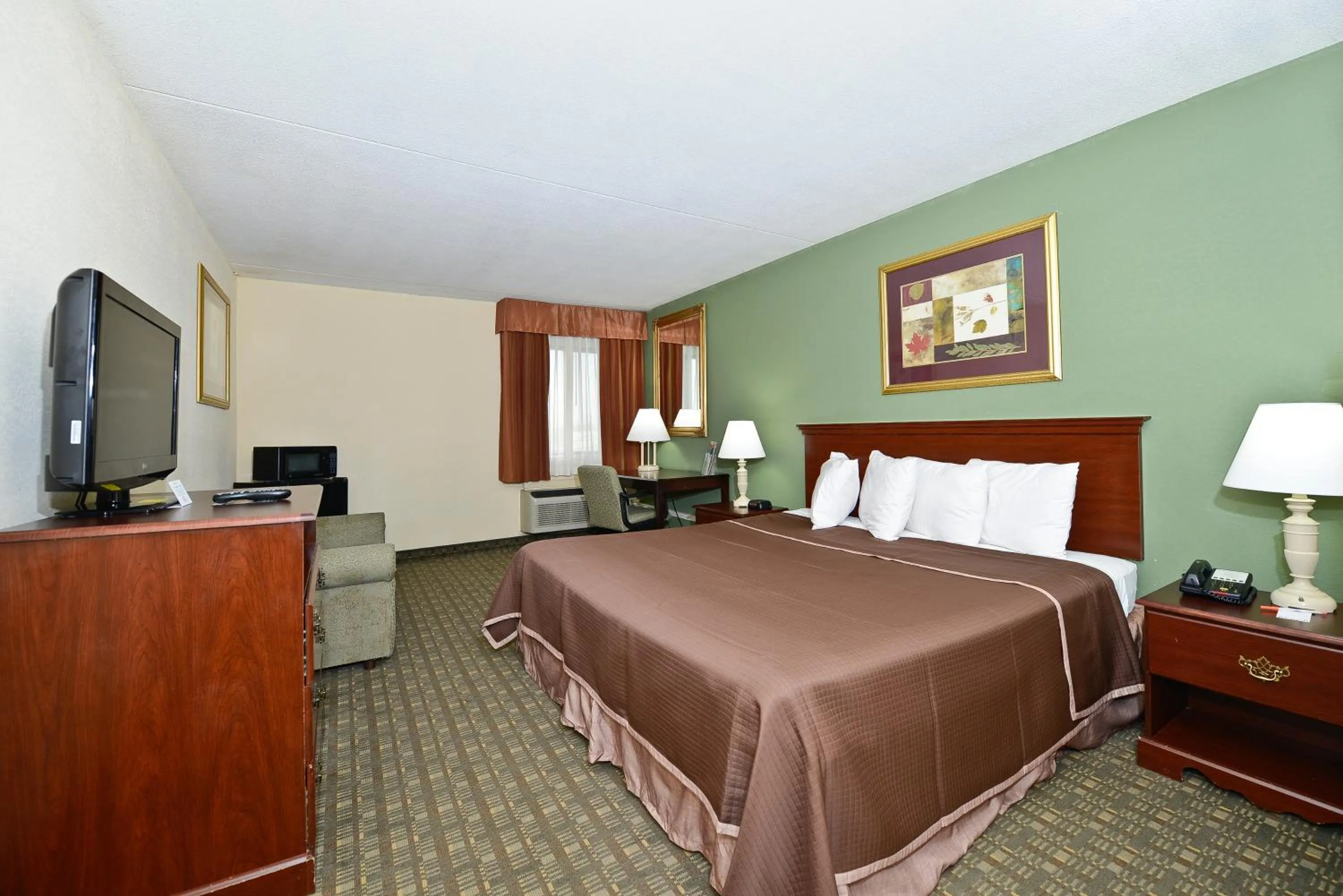 Howard Johnson by Wyndham Newark Airport