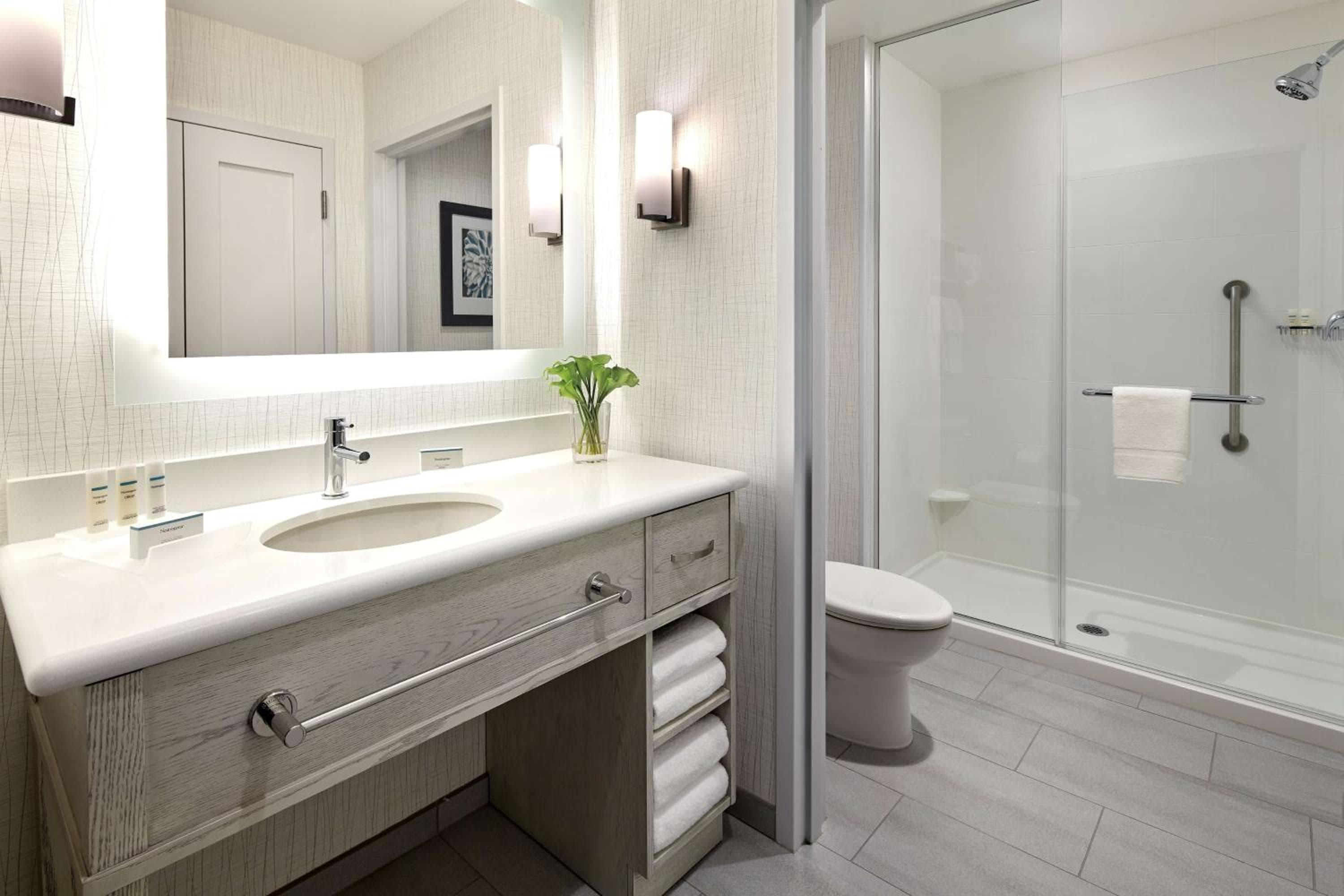 Homewood Suites by Hilton Long Beach Airport