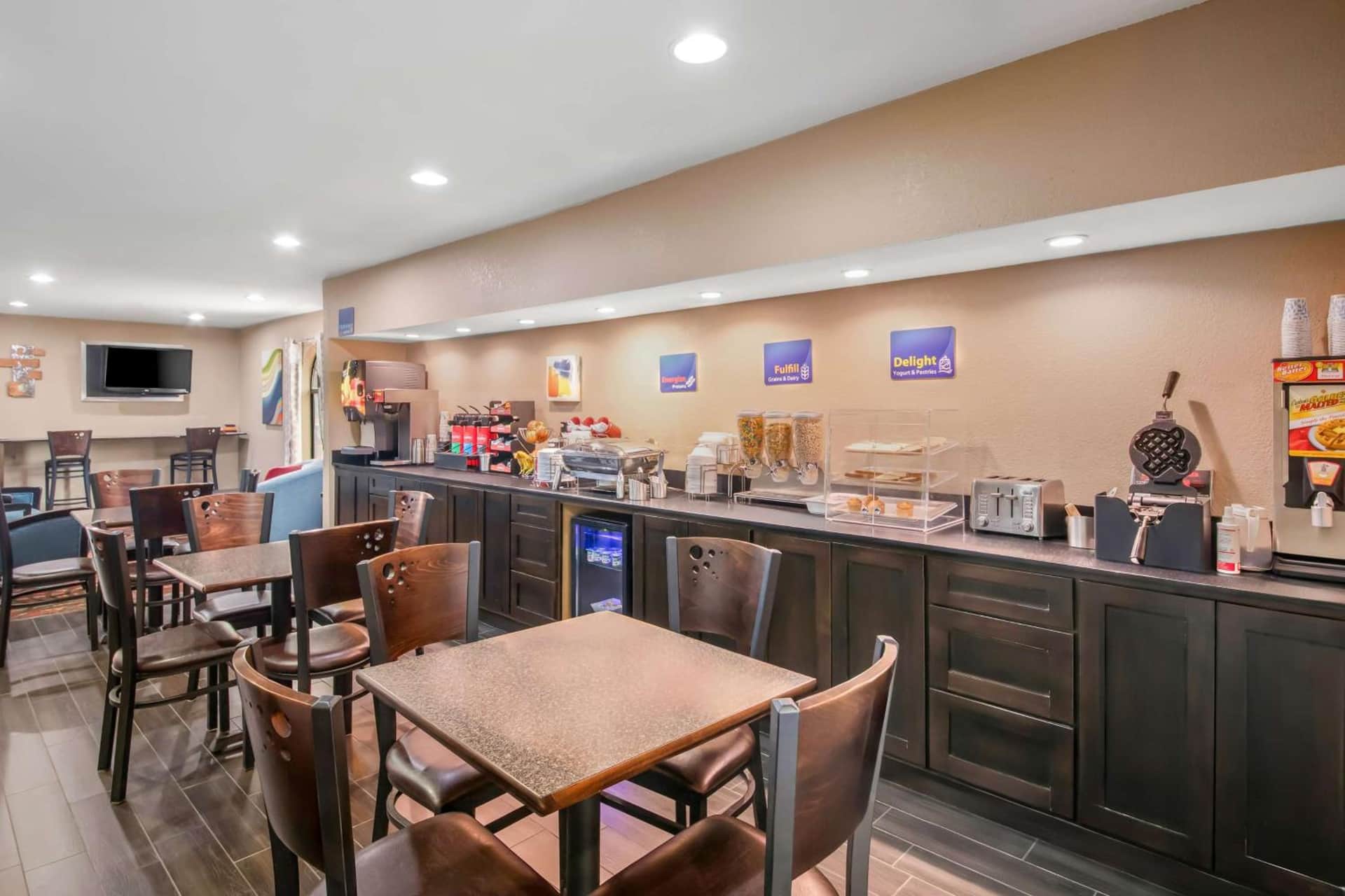 Best Western Cedar Inn