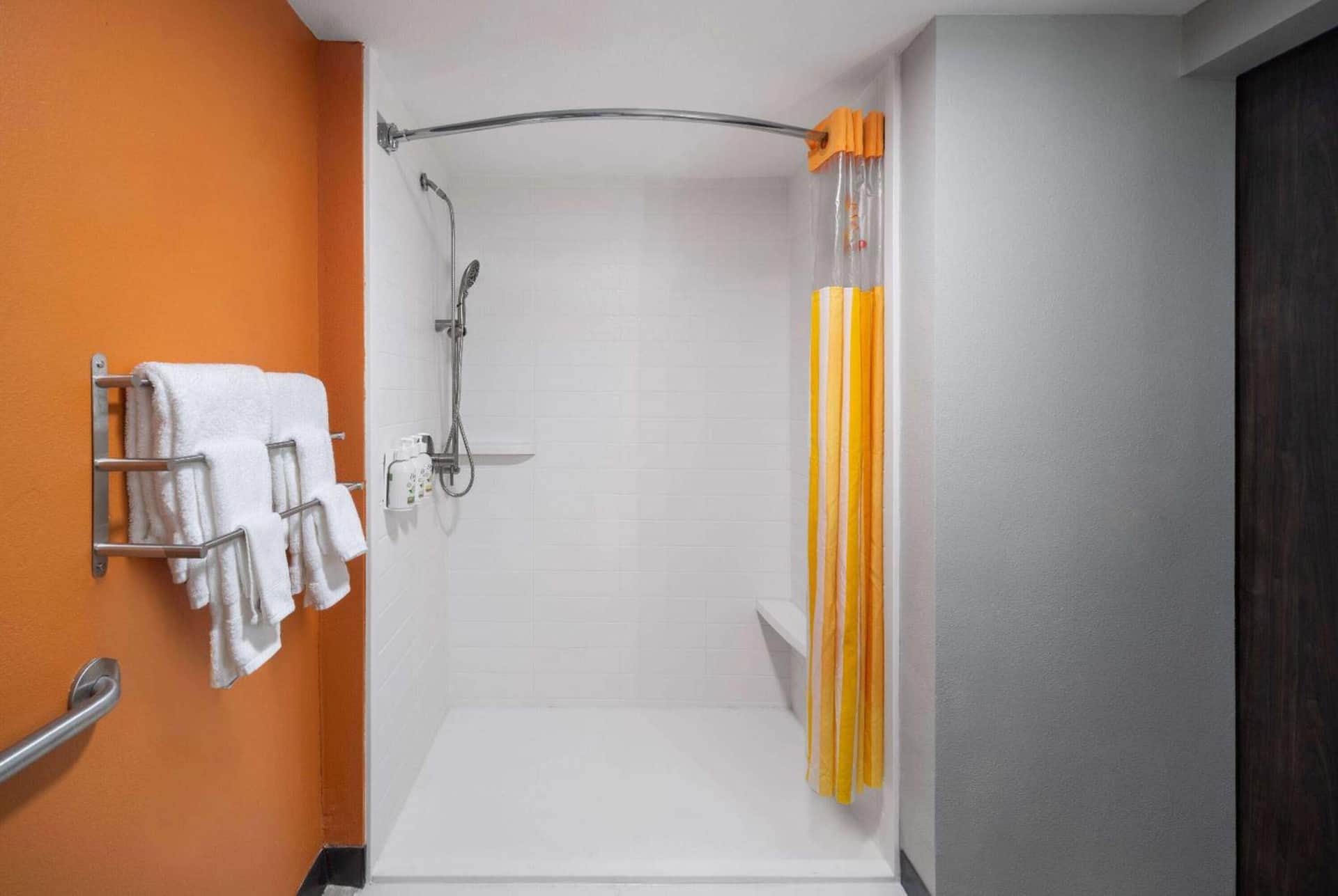 La Quinta Inn & Suites by Wyndham Greensboro NC