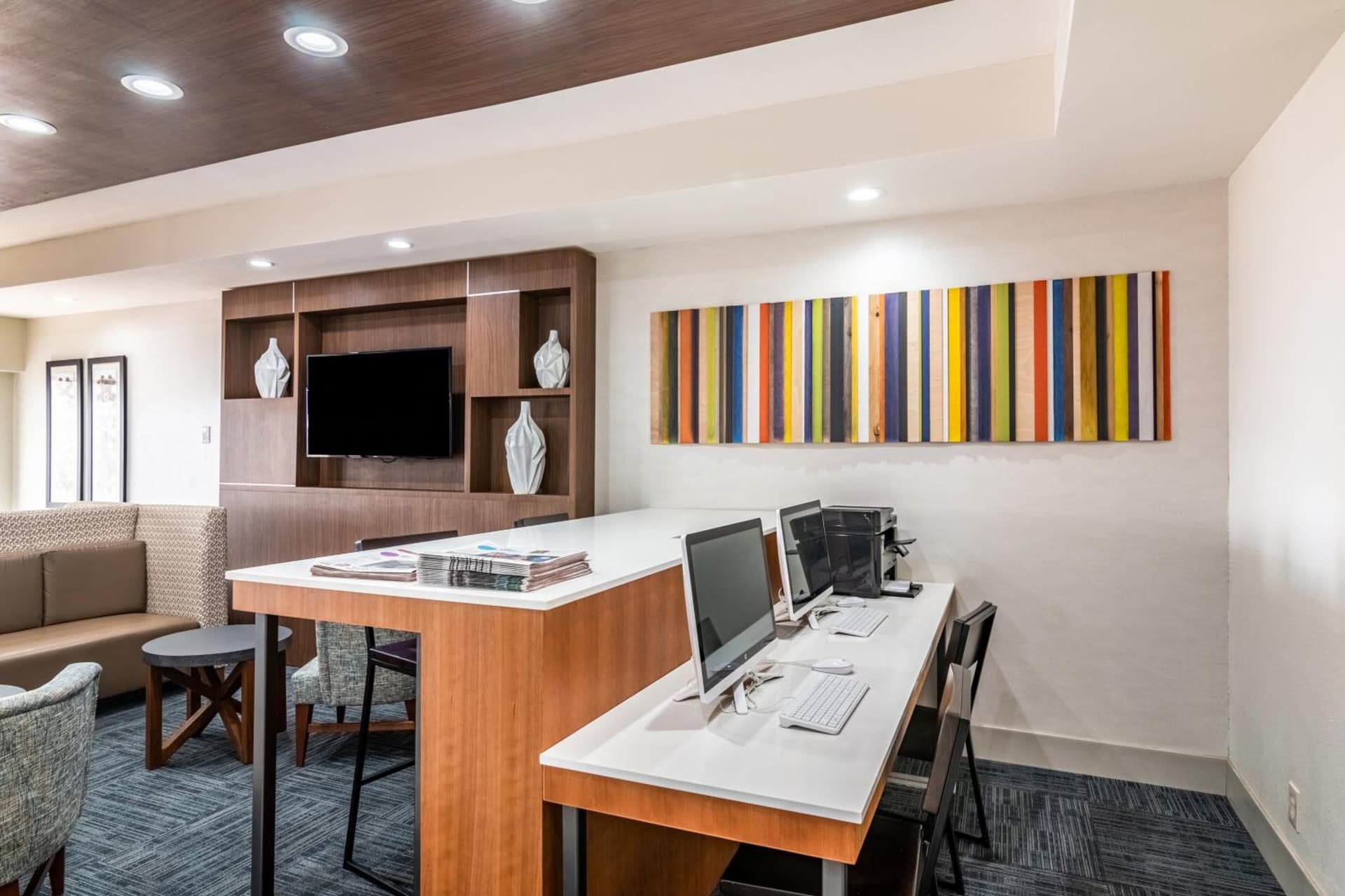 Holiday Inn Express & Suites - Camarillo