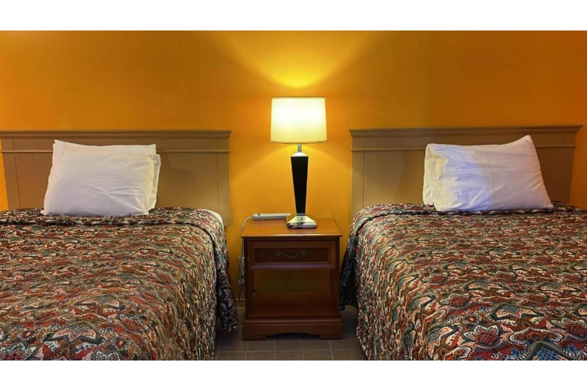 LAKE COUNTRY INN