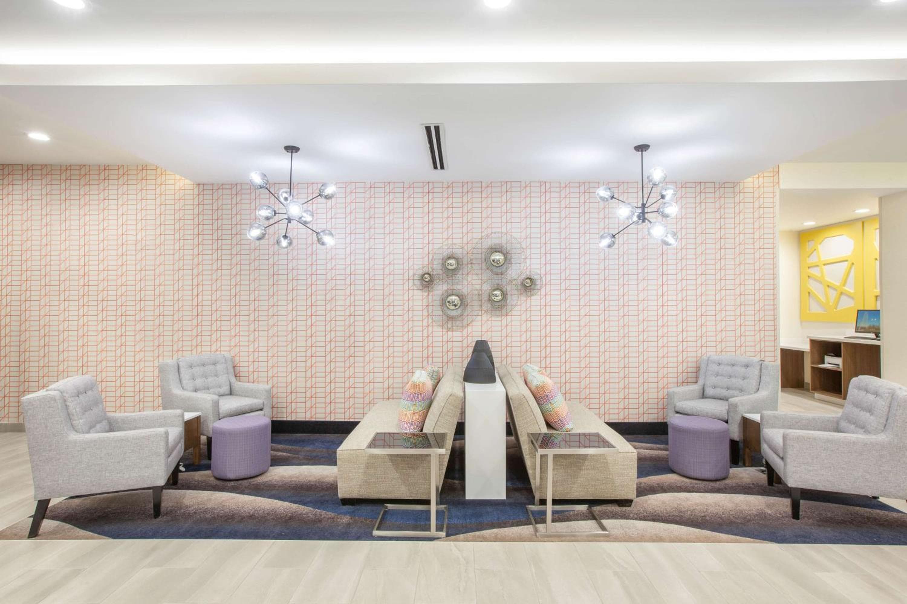 La Quinta Inn & Suites by Wyndham Dallas Duncanville