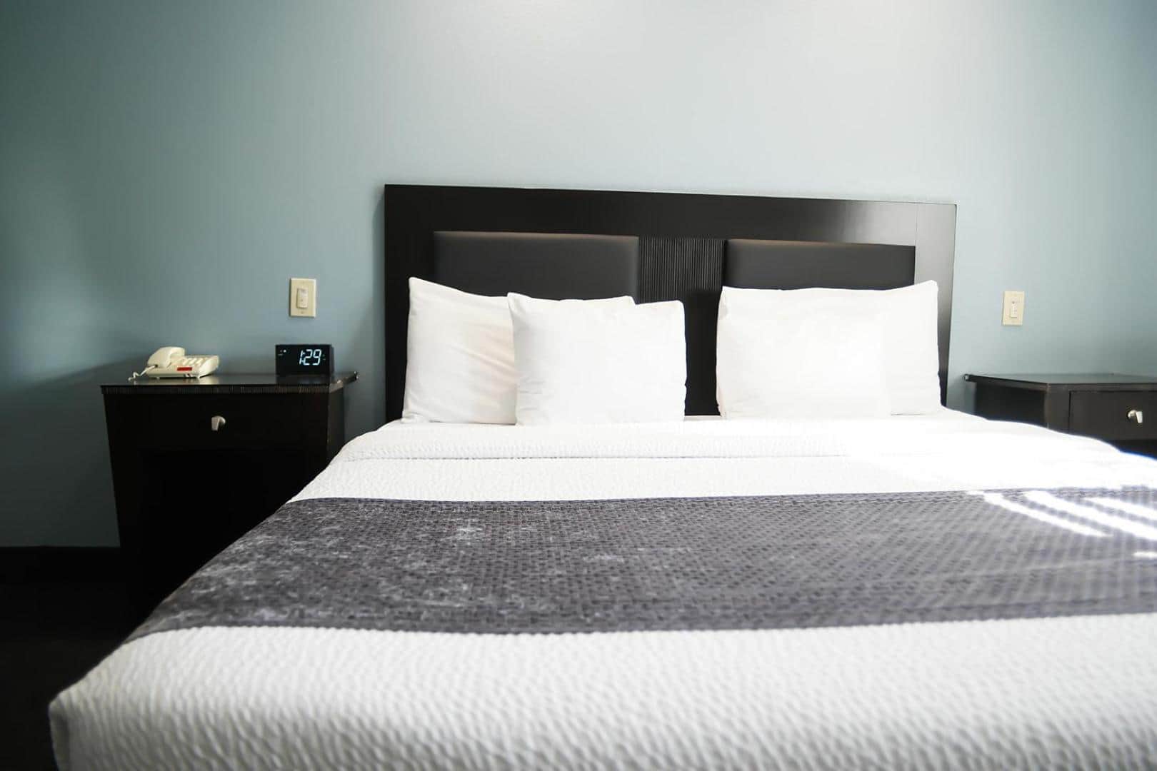 Days Inn by Wyndham West Covina