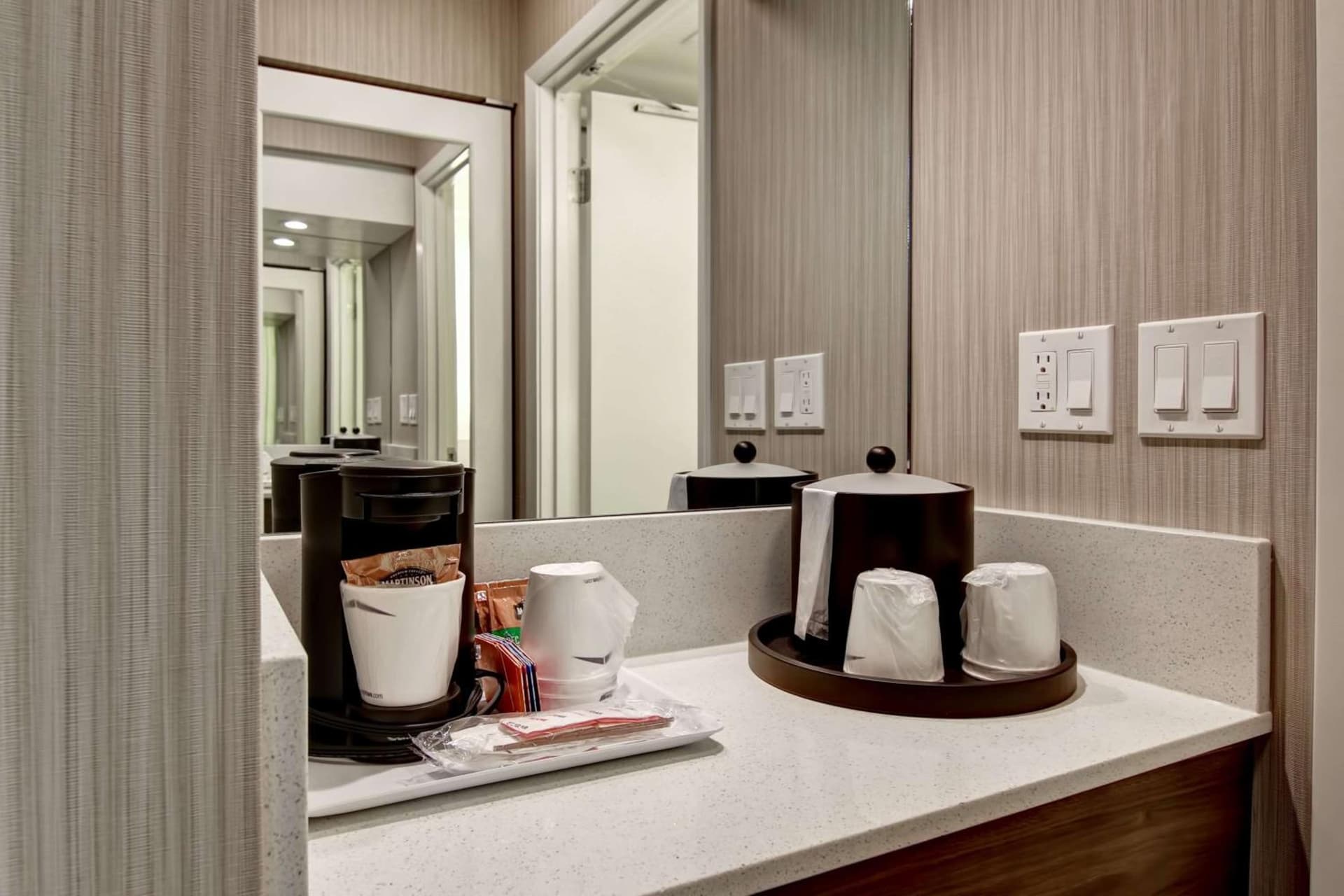 Hampton Inn & Suites by Hilton Calgary Airport