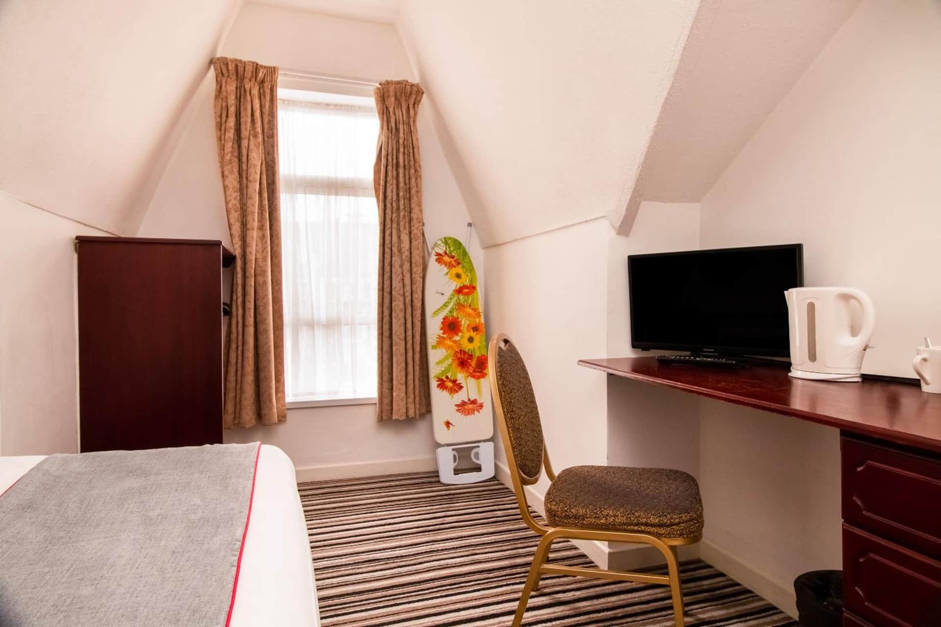 Cardiff Central Hotel by Belvilla