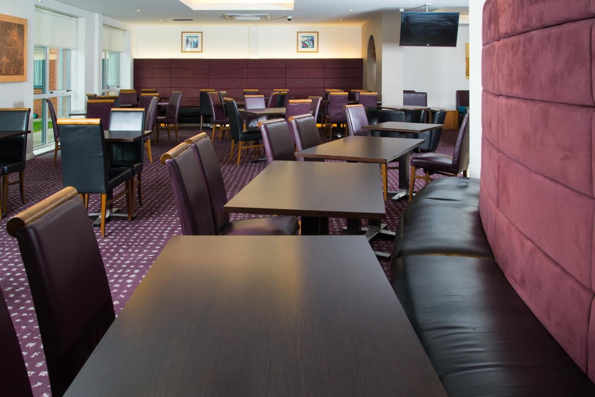 Holiday Inn Express - Bedford