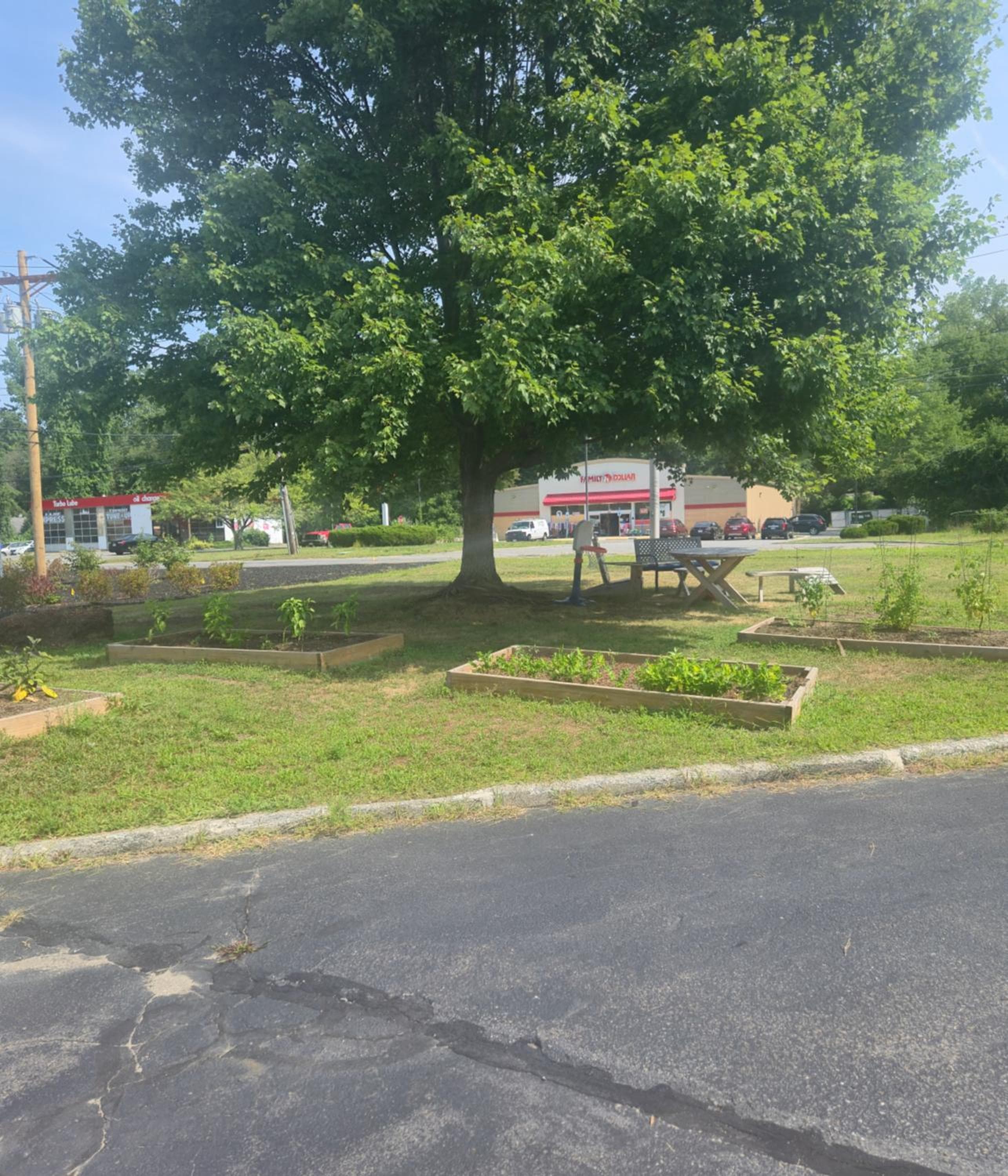 Naahoba Valley Inn & Suites