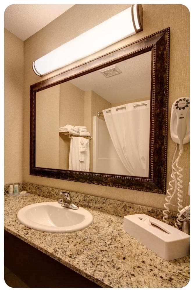 Comfort Inn & Suites