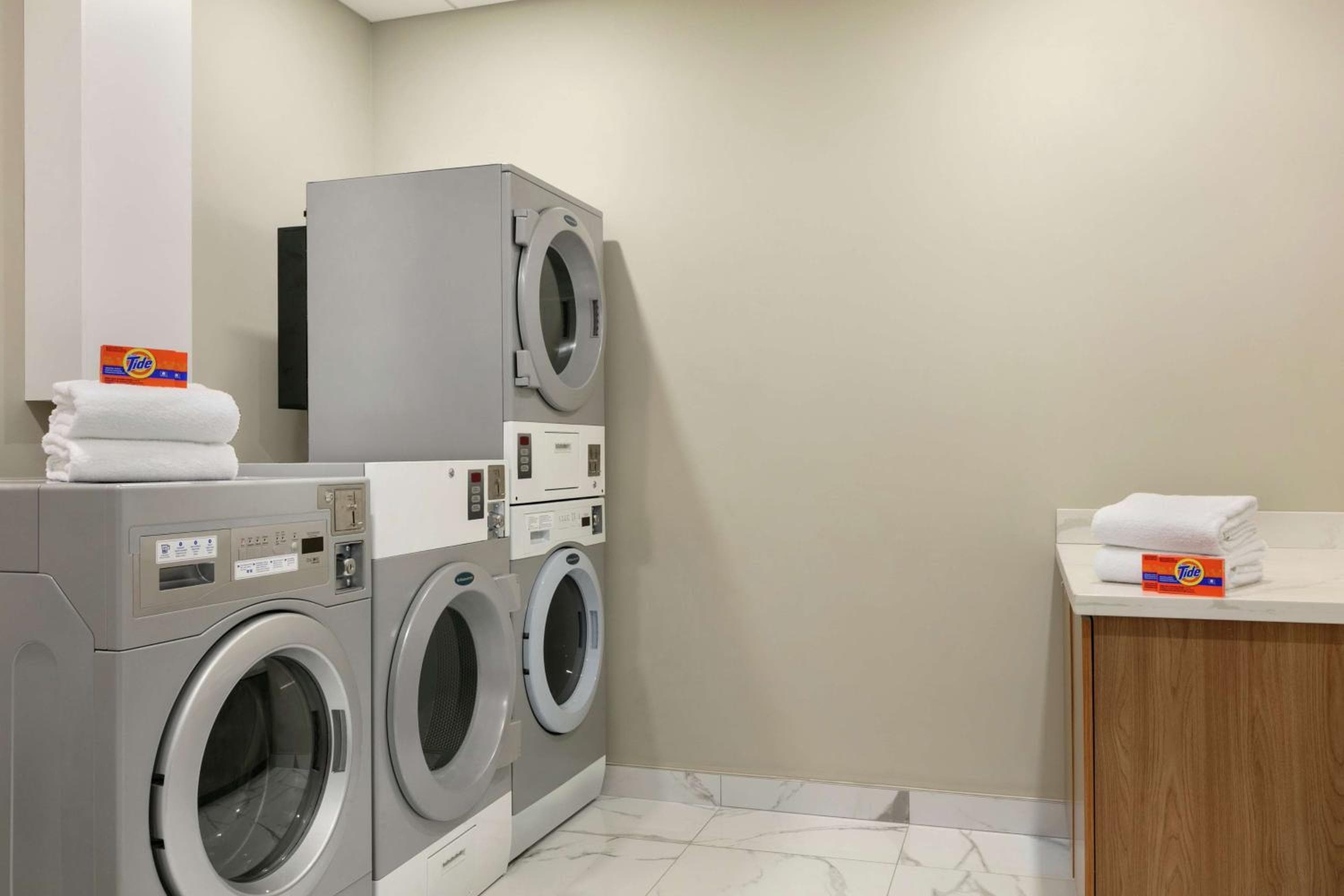 Embassy Suites by Hilton Montreal Airport