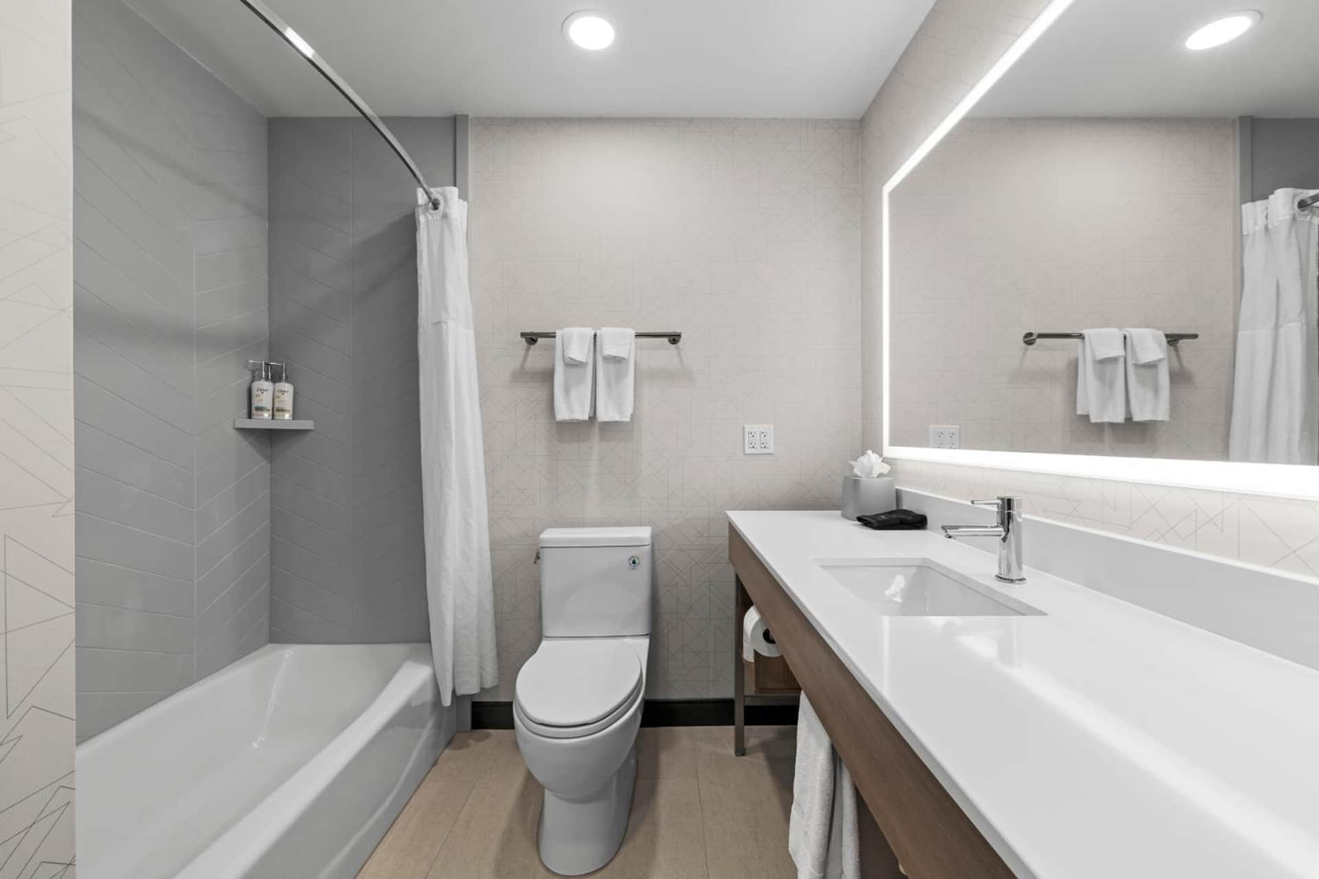 Holiday Inn Express Hotel & Suites Santa Cruz by IHG