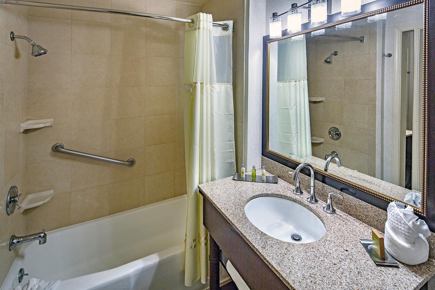 DoubleTree by Hilton Modesto