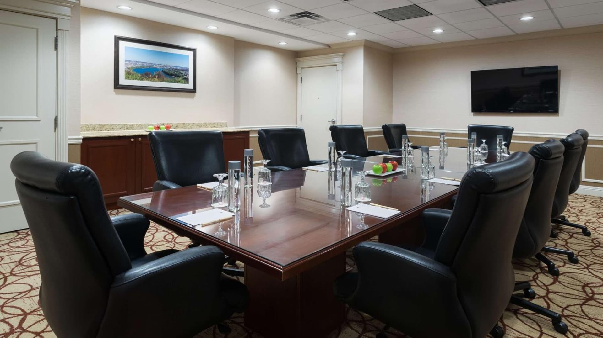 DoubleTree Suites by Hilton Cincinnati - Blue Ash