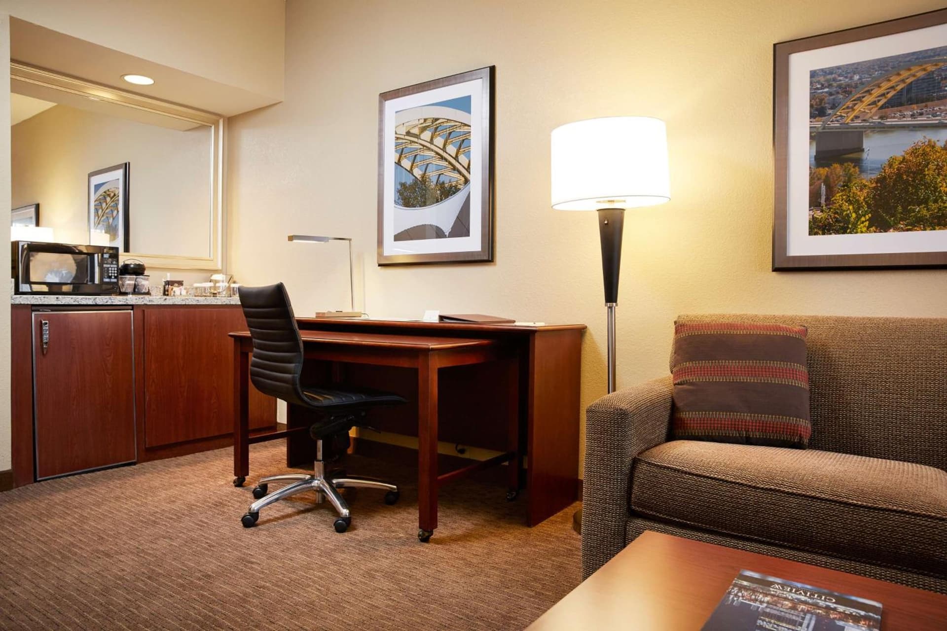 DoubleTree Suites by Hilton Cincinnati - Blue Ash