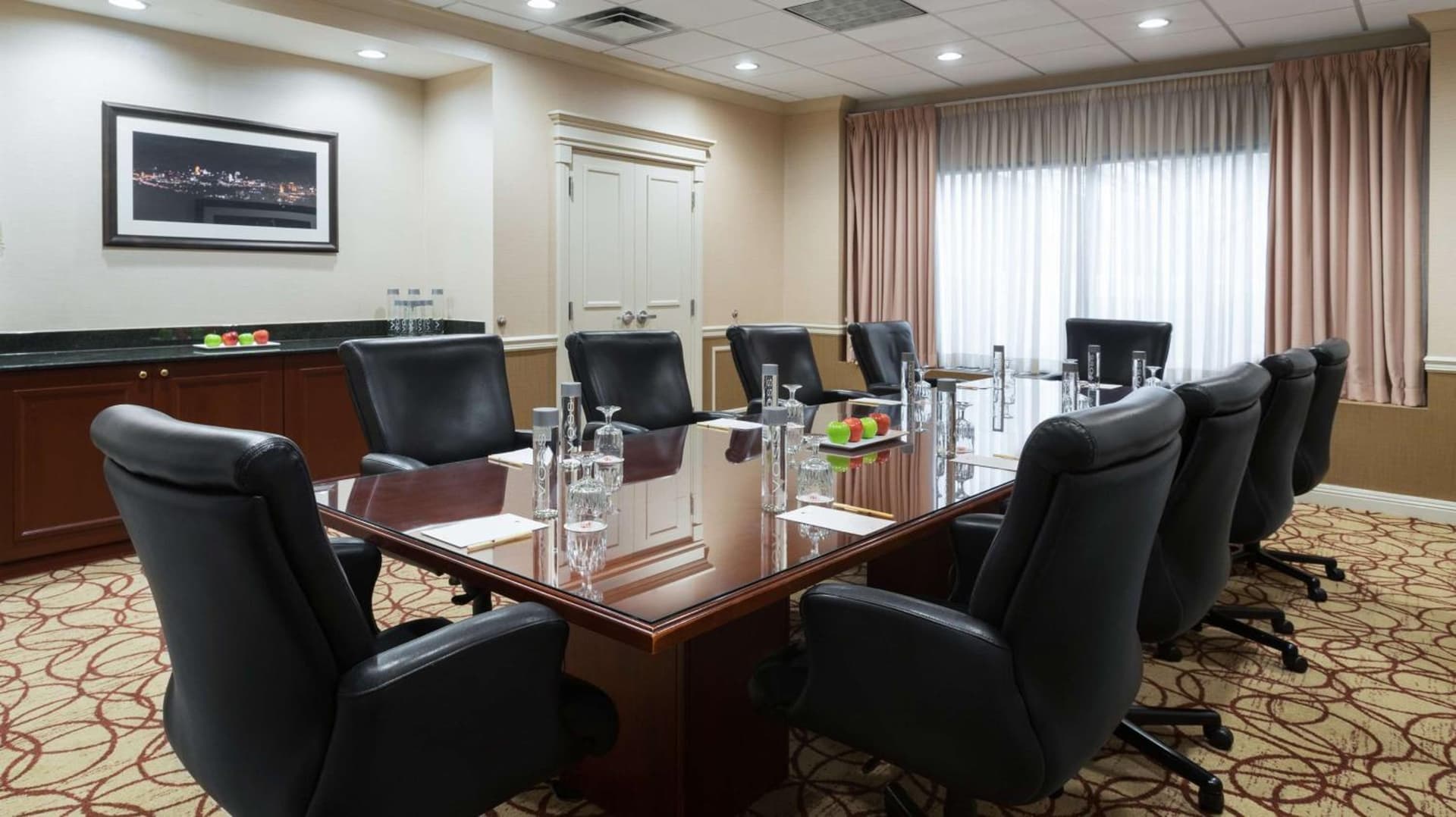 DoubleTree Suites by Hilton Cincinnati - Blue Ash