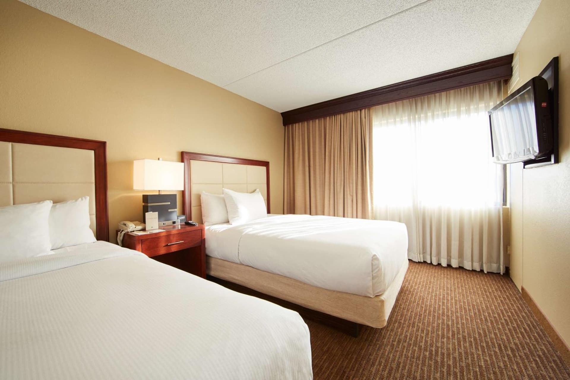 DoubleTree Suites by Hilton Cincinnati - Blue Ash