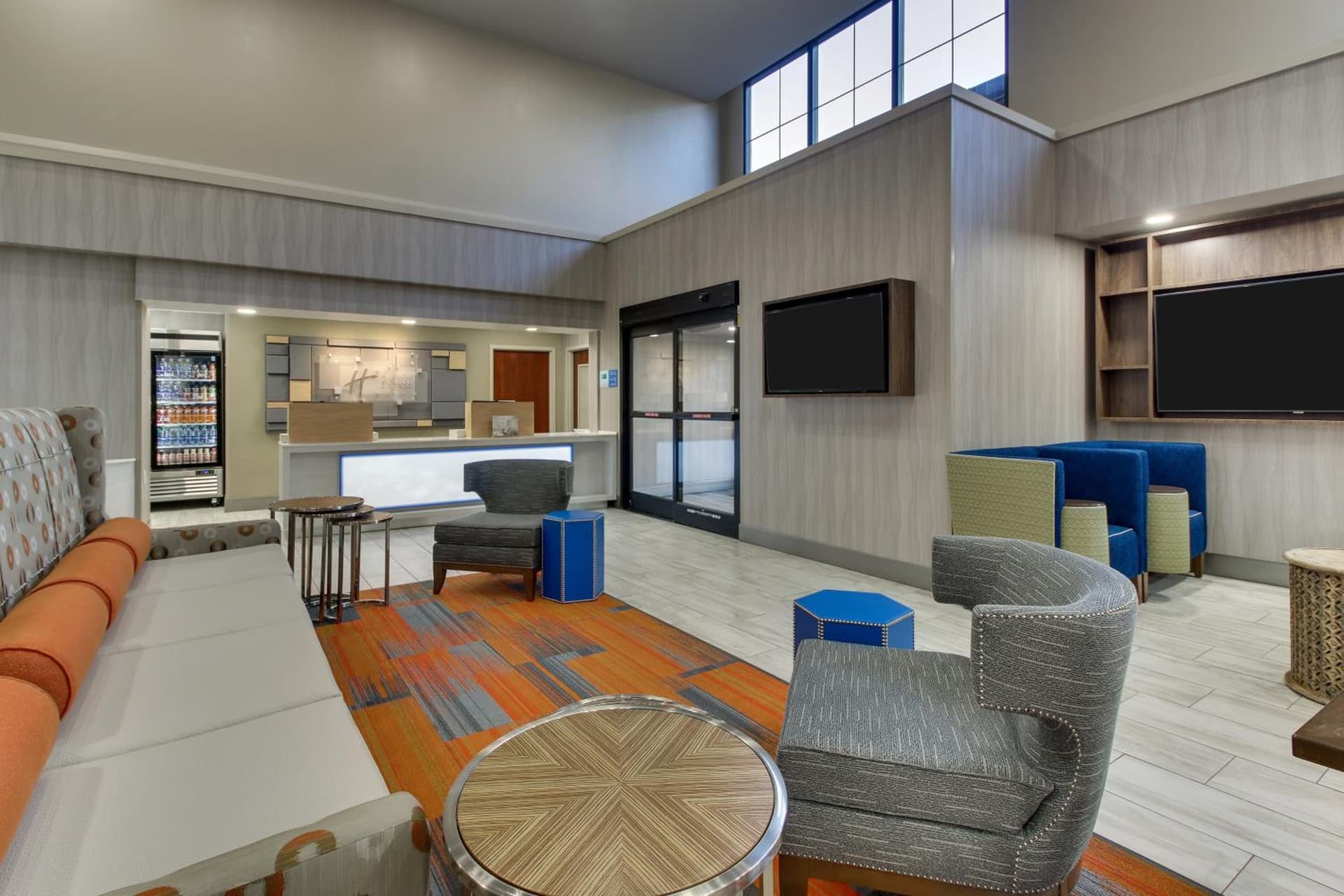 Holiday Inn Express & Suites Atlanta Perimeter Mall Hotel by IHG
