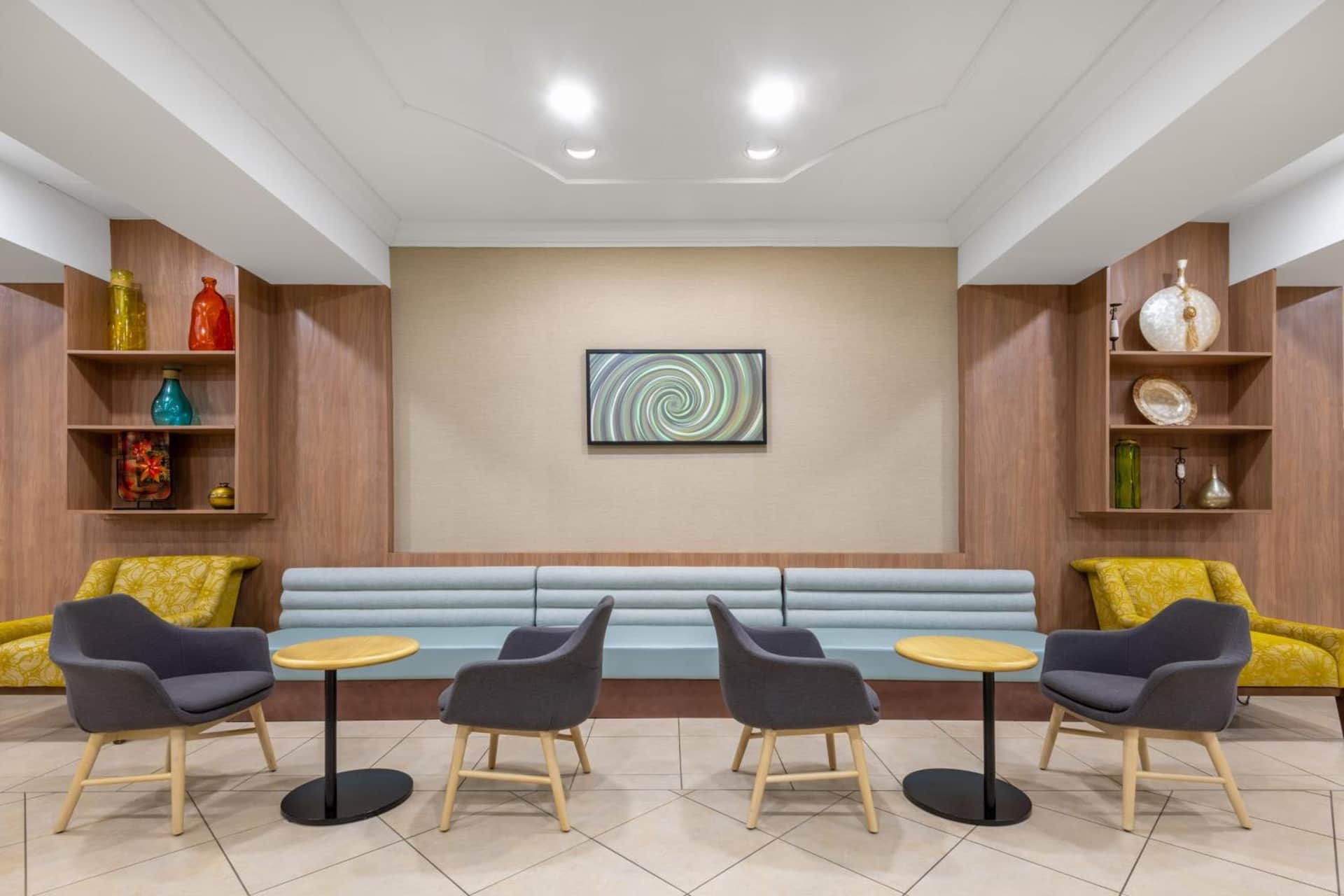 Holiday Inn and Suites Pittsfield-Berkshires