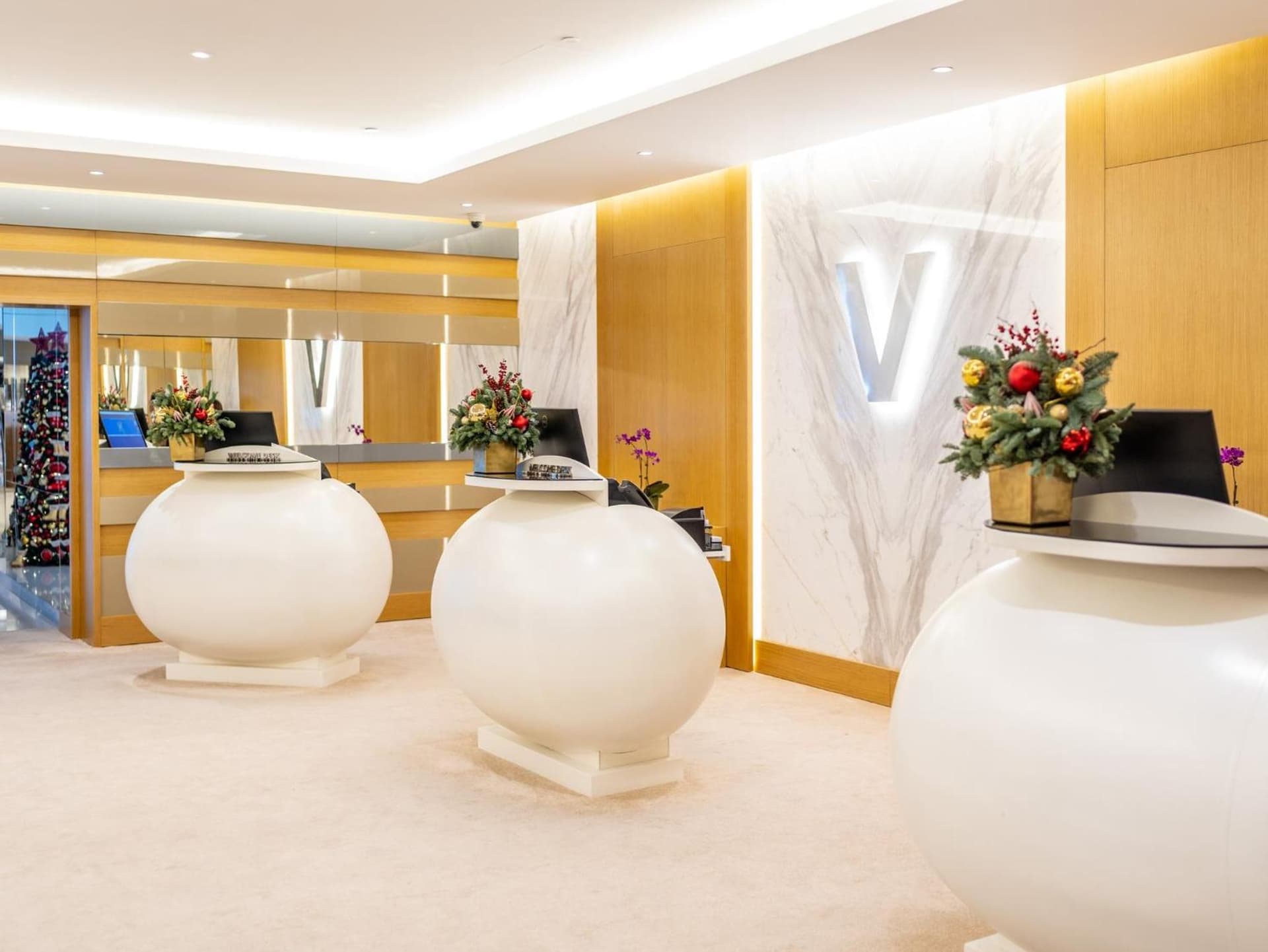 V Hotel Dubai, Curio Collection by Hilton
