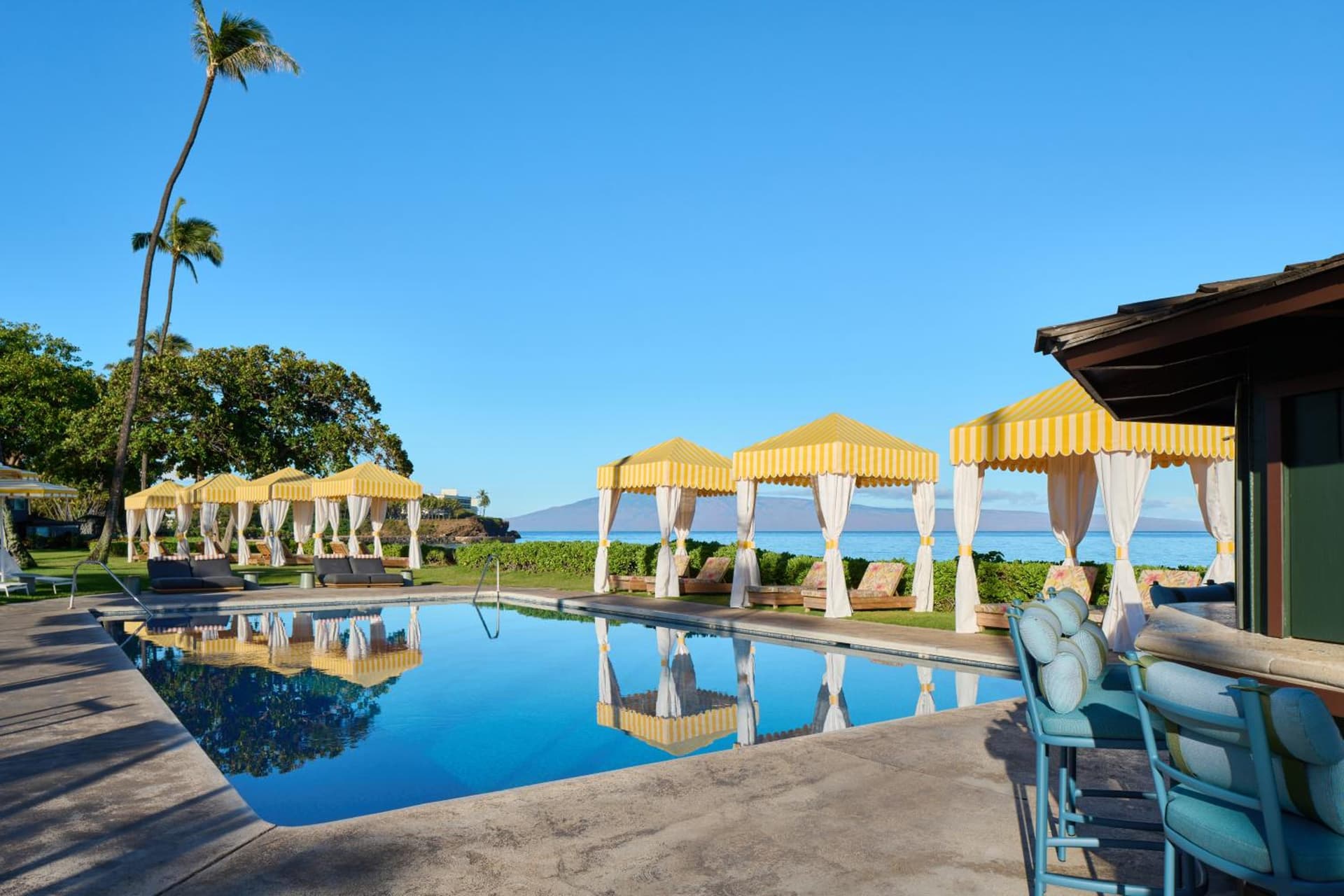 Royal Lahaina Resort & Bungalows