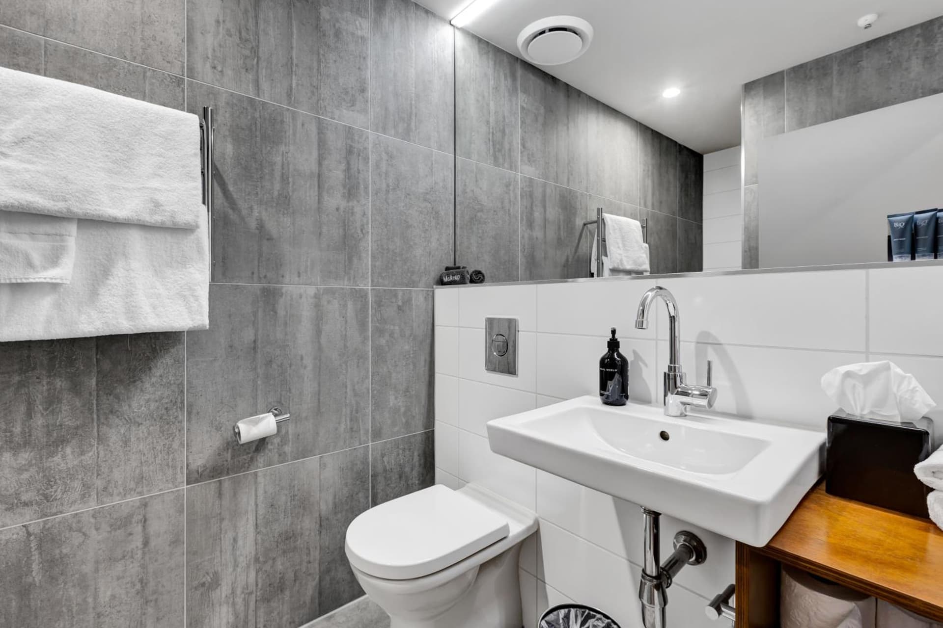 King and Queen Hotel Suites New Plymouth