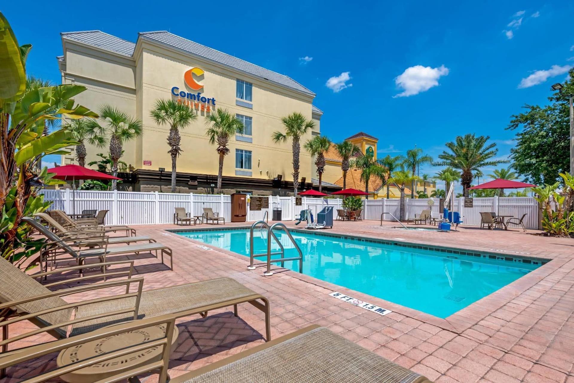 Comfort Suites Near Universal Orlando Resort