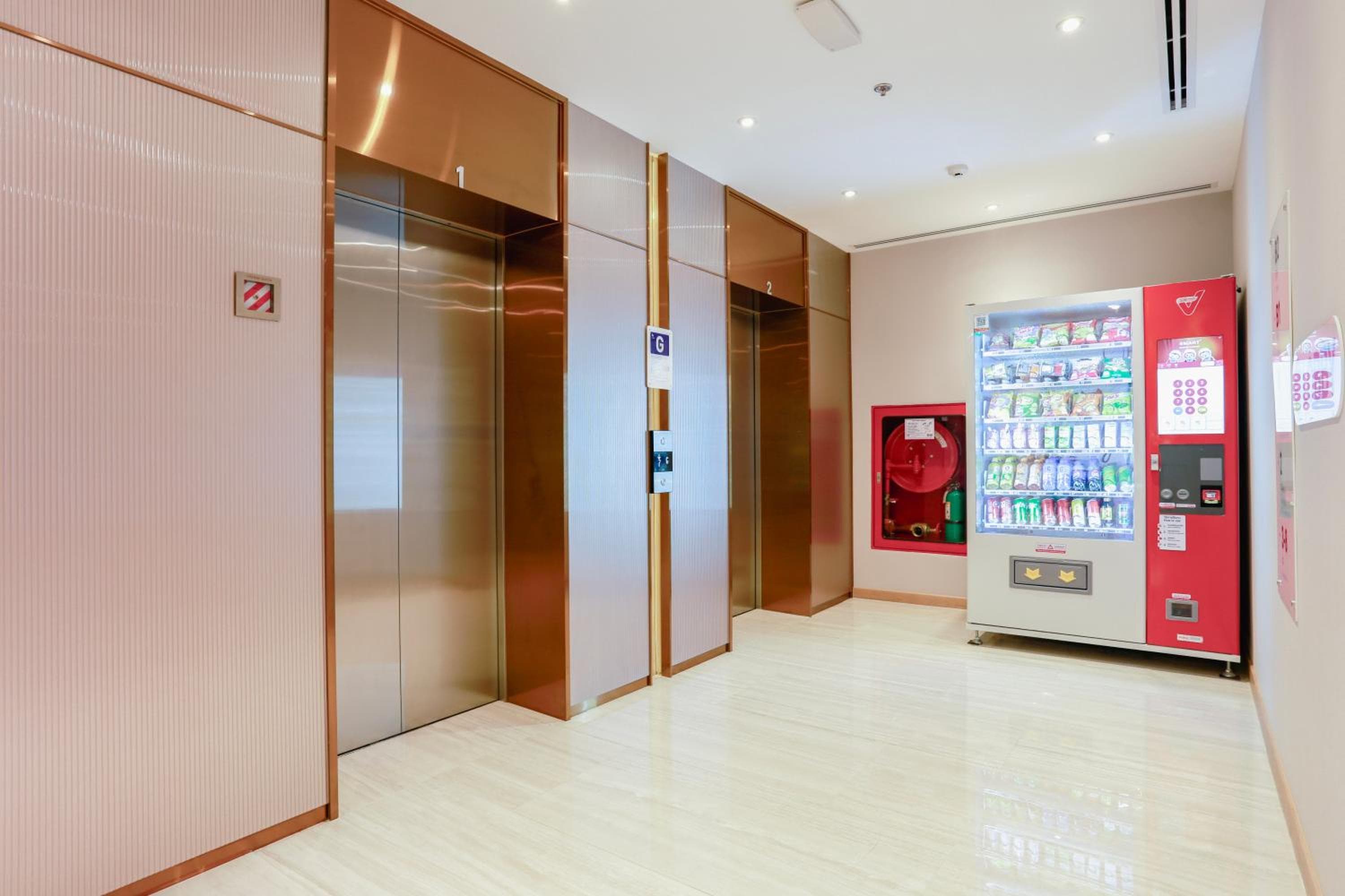 Holiday Inn Express & Suites Bangkok Central Pier by IHG