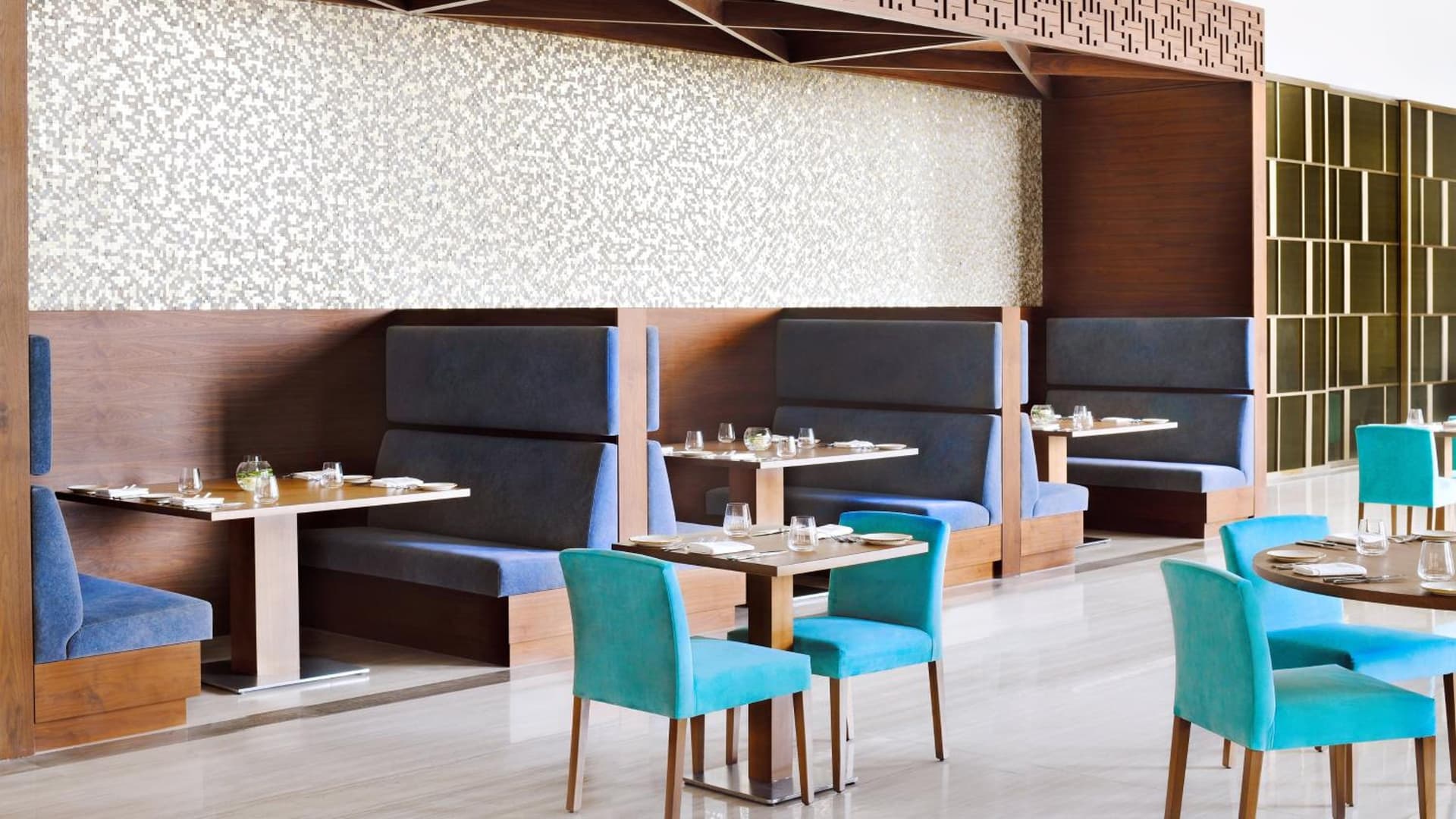 Holiday Inn Dubai Al-Maktoum Airport by IHG