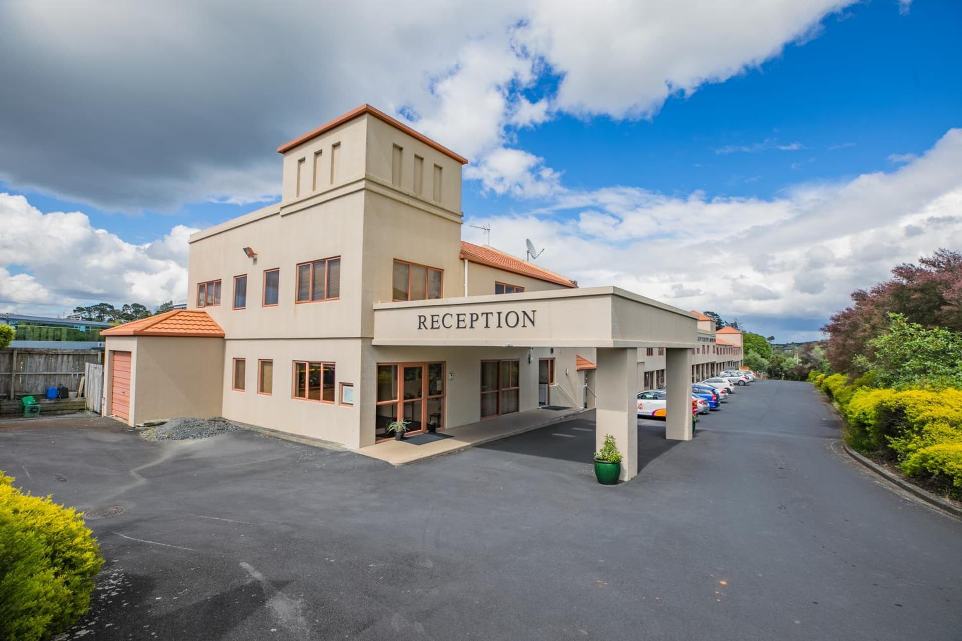 Albany Executive Motor Inn