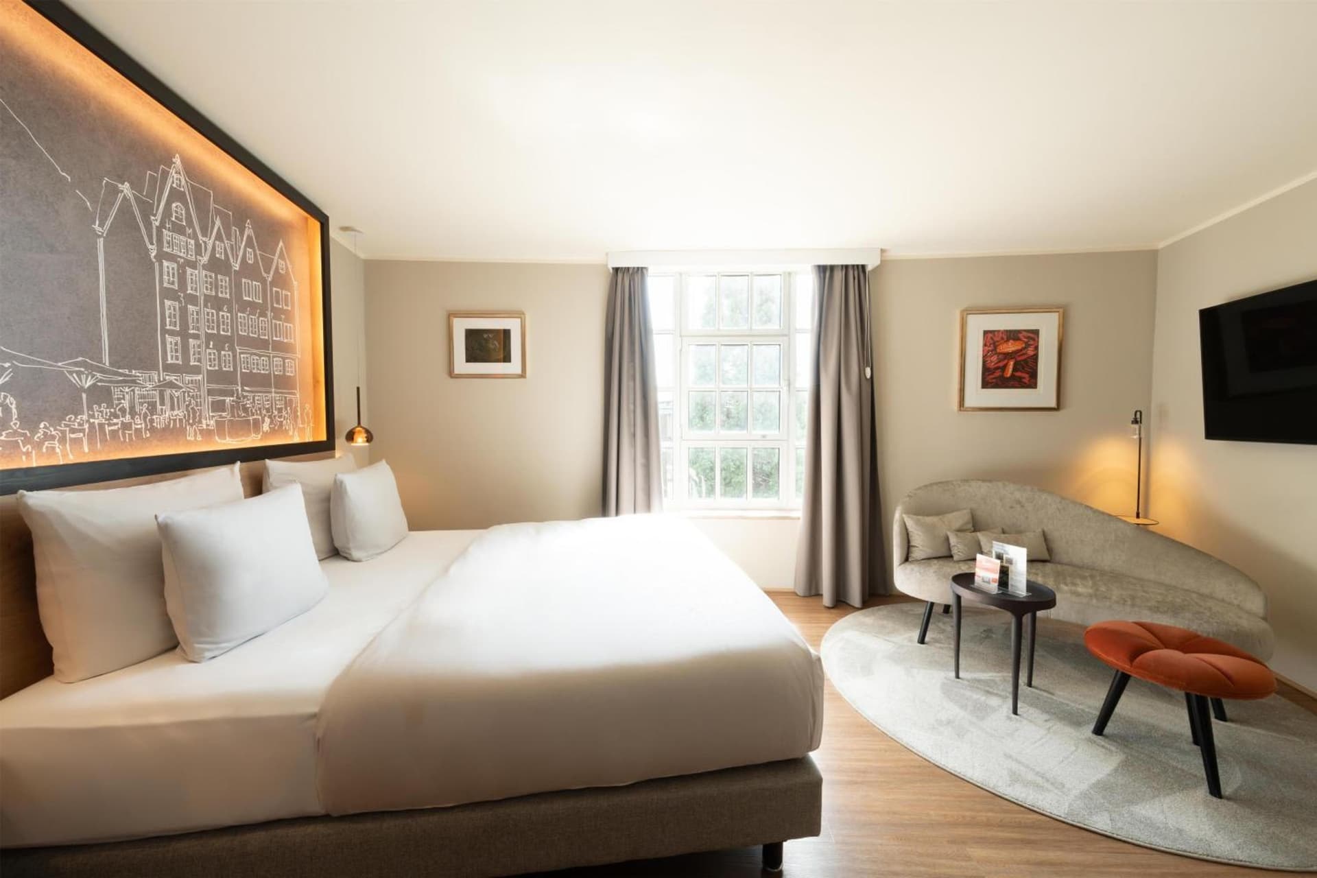 Wasserturm Hotel Cologne, Curio Collection by Hilton