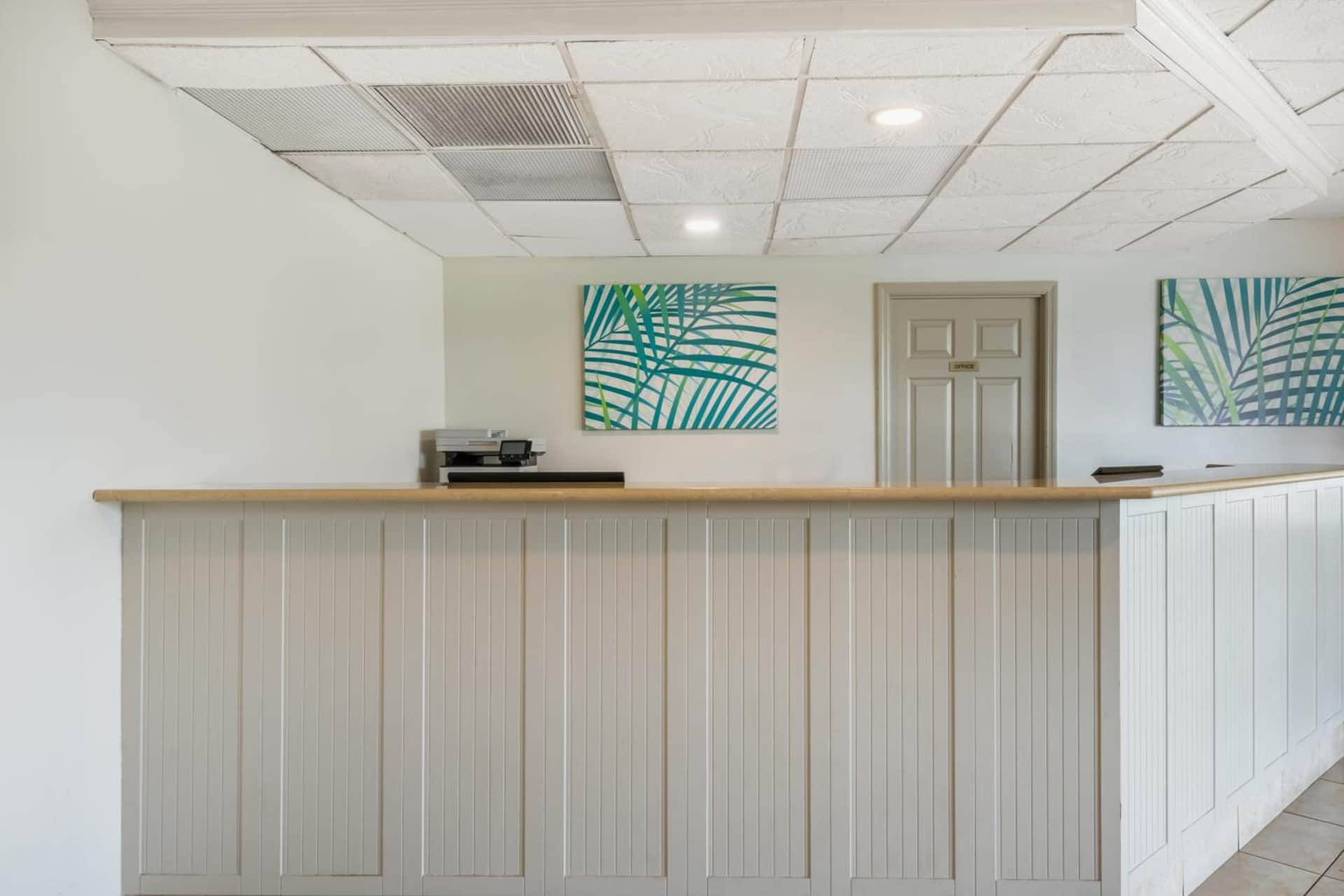 Tropical Winds Oceanfront Hotel