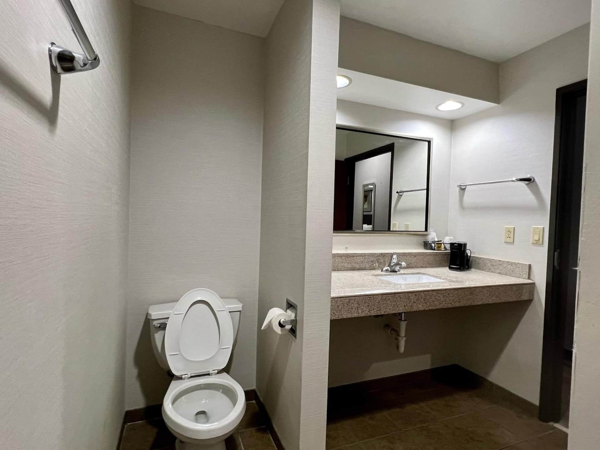 HomeTowne Studios & Suites by Red Roof Washington
