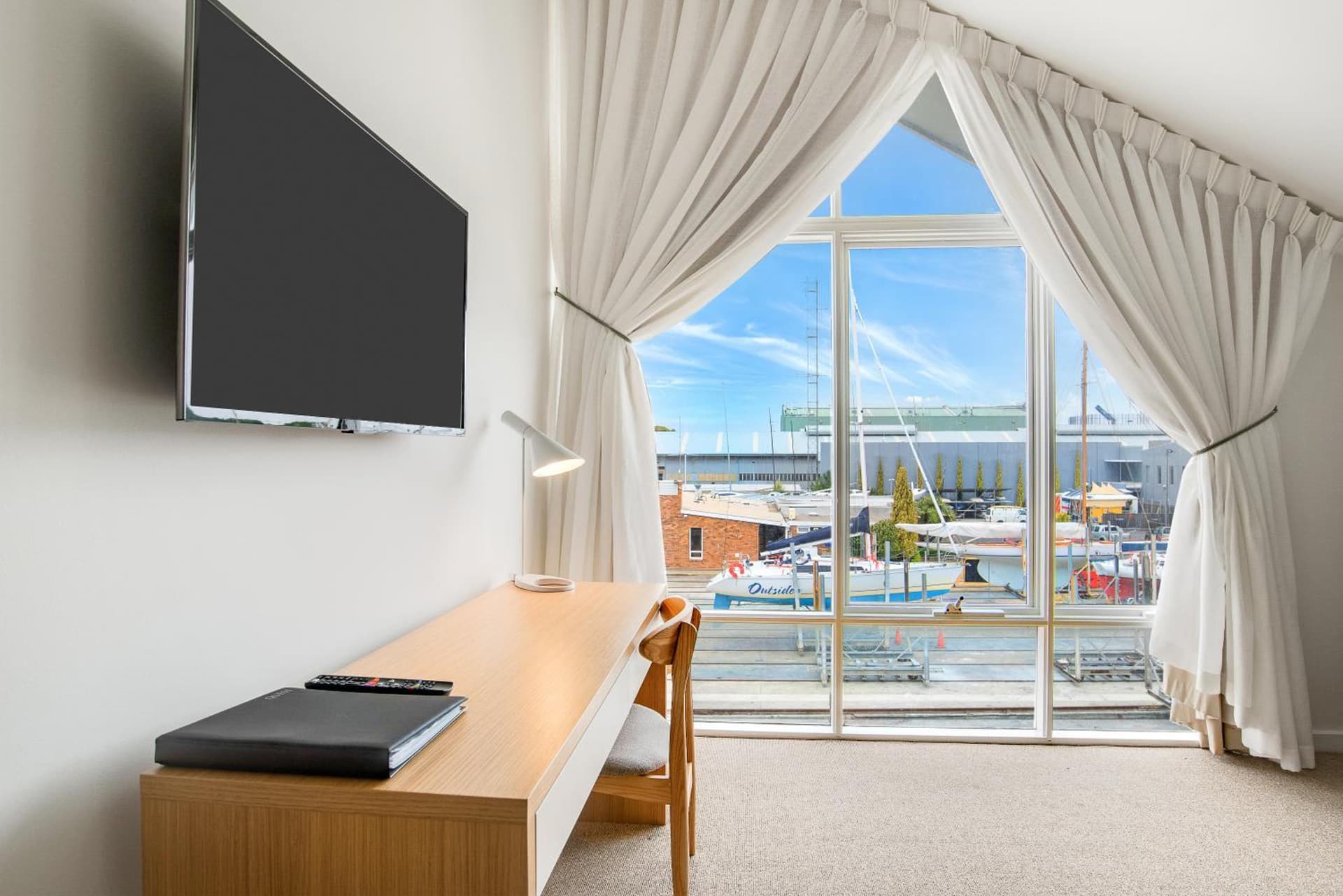 MainStay Suites Williamstown