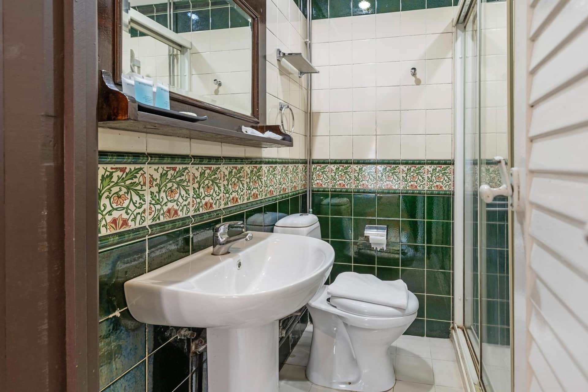 iNN at Temple St by Q Loft