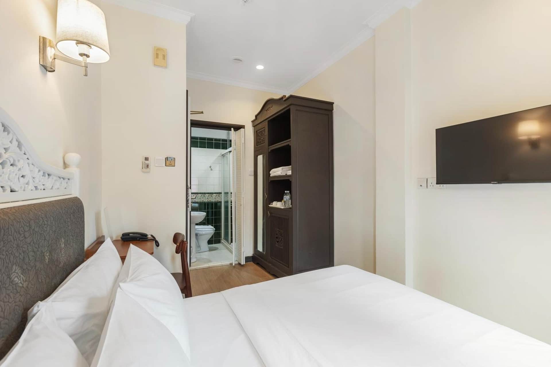 iNN at Temple St by Q Loft
