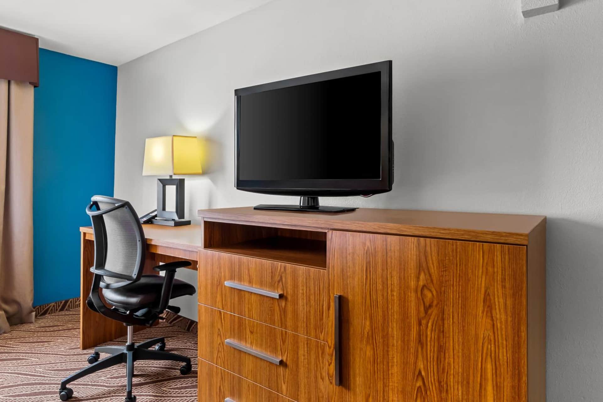 Quality Inn & Suites Airport North - Stone Oak
