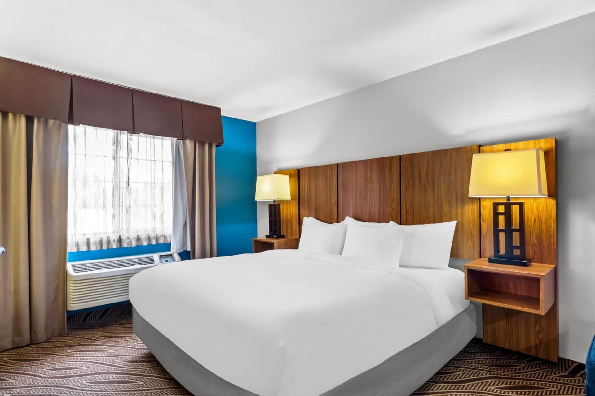 Quality Inn & Suites Airport North - Stone Oak