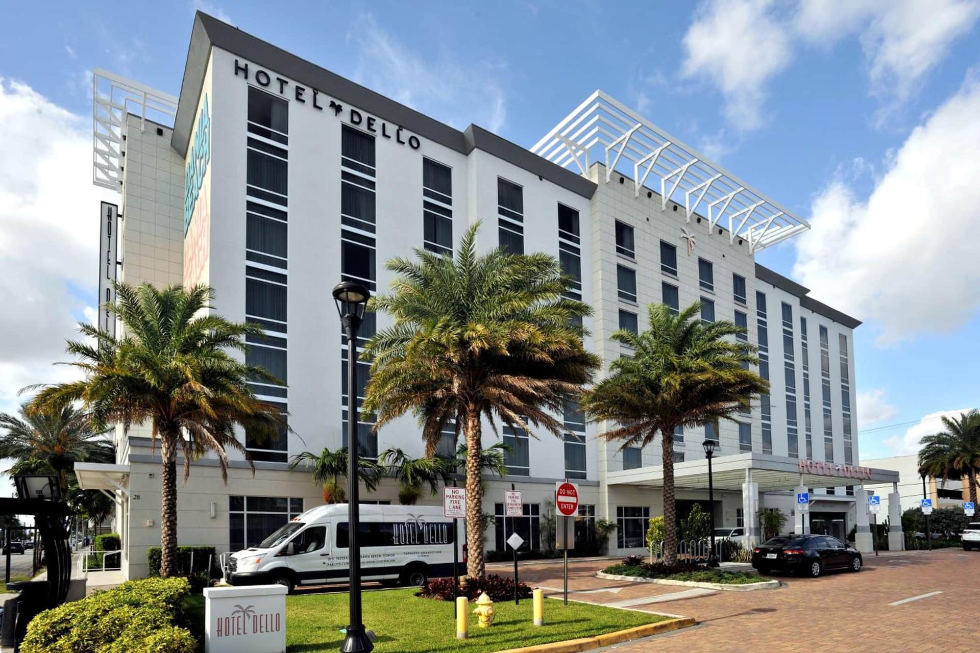 Hotel Dello Ft Lauderdale Airport, Tapestry Collection by Hilton