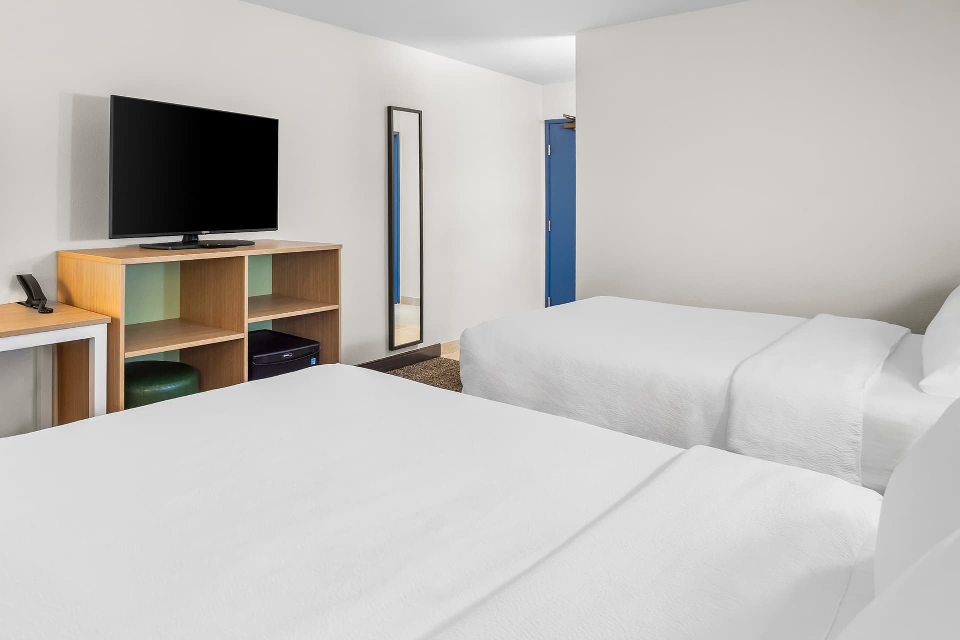 Spark by Hilton Kent Seattle