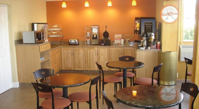 Howard Johnson Express Inn - Rocky Hill