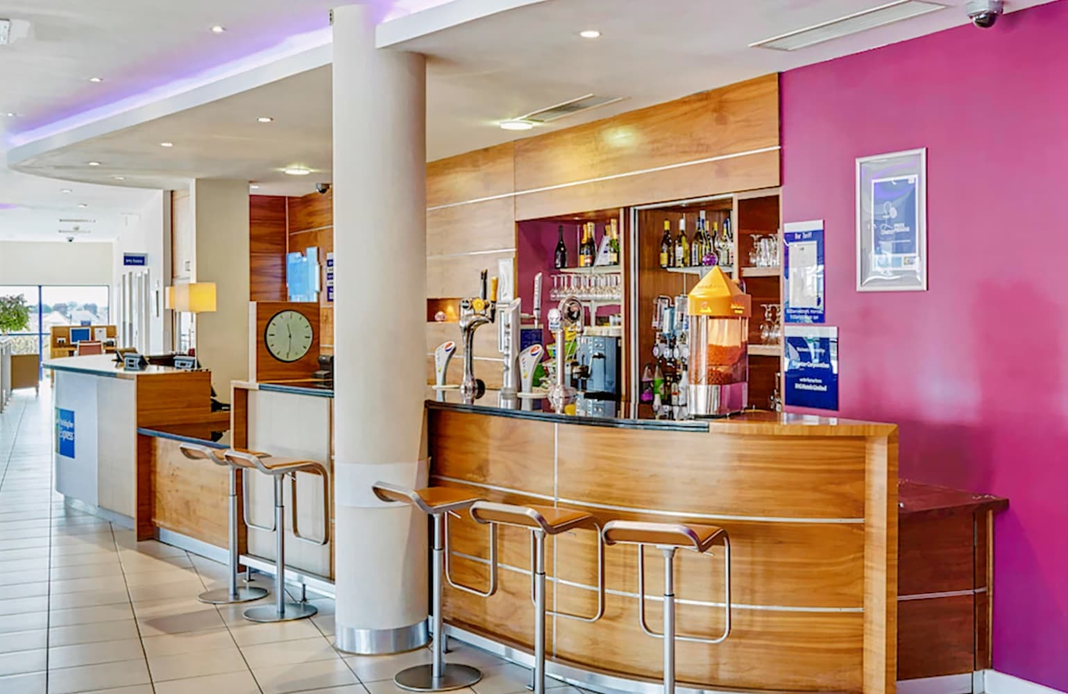 Holiday Inn Express - Newbury Park