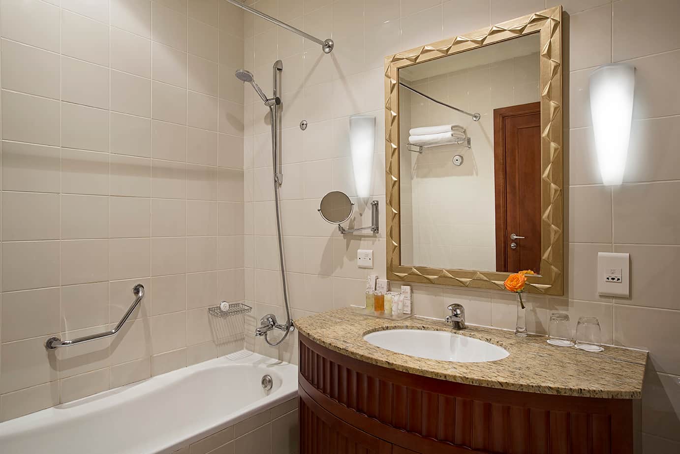 City Seasons Suites Dubai