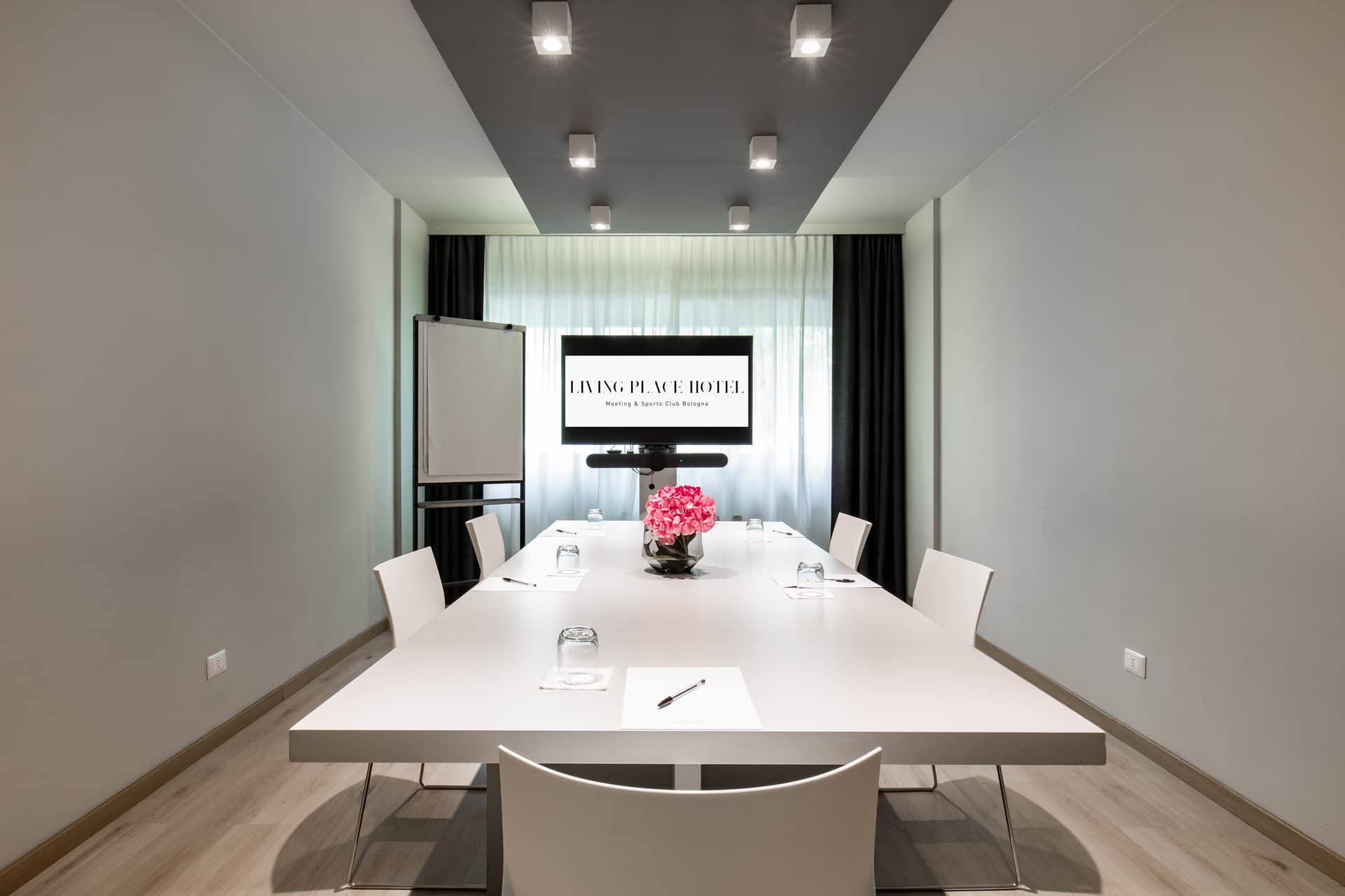 Living Place Hotel